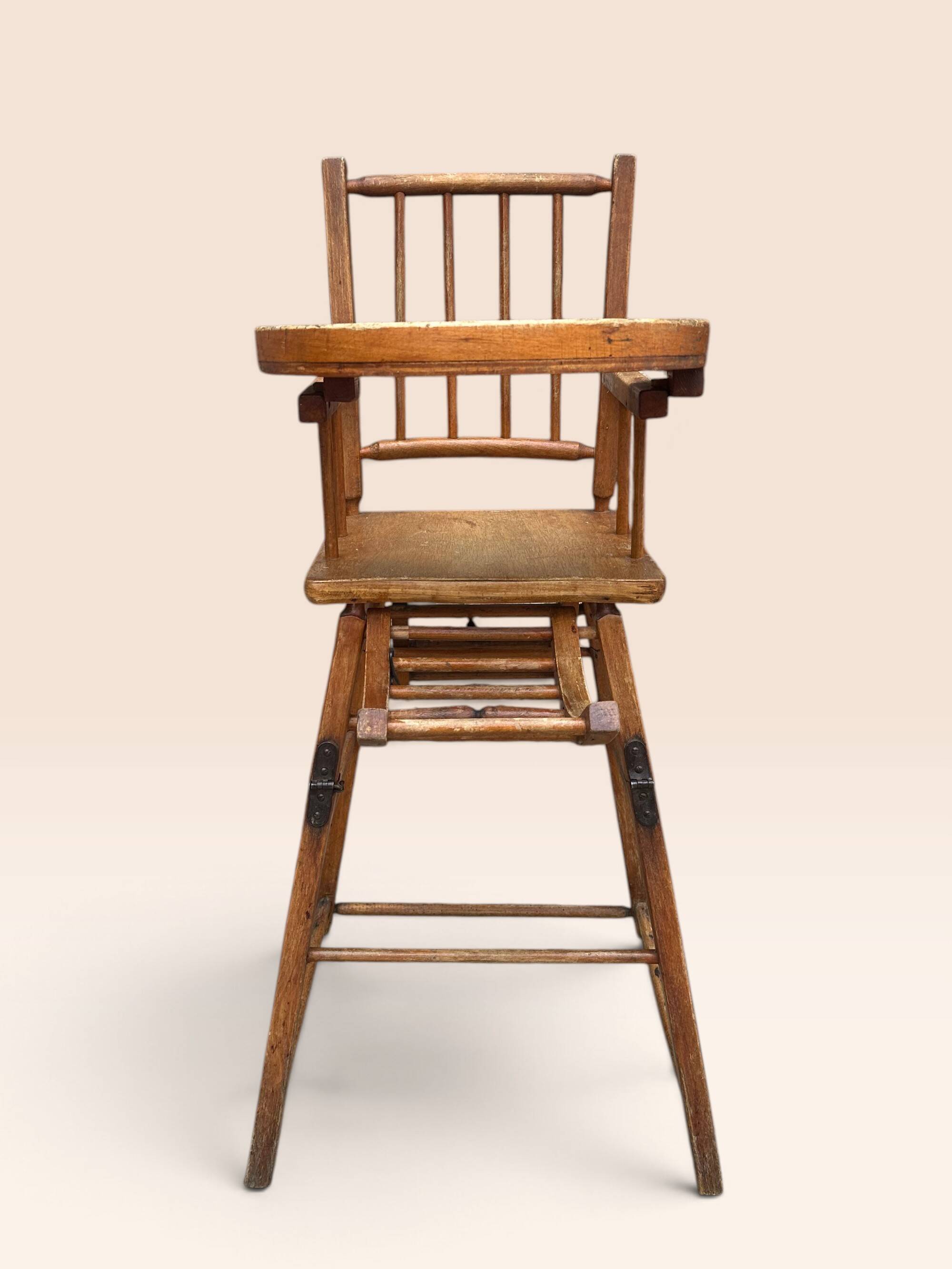 Chaise haute pour enfant en bois courbé