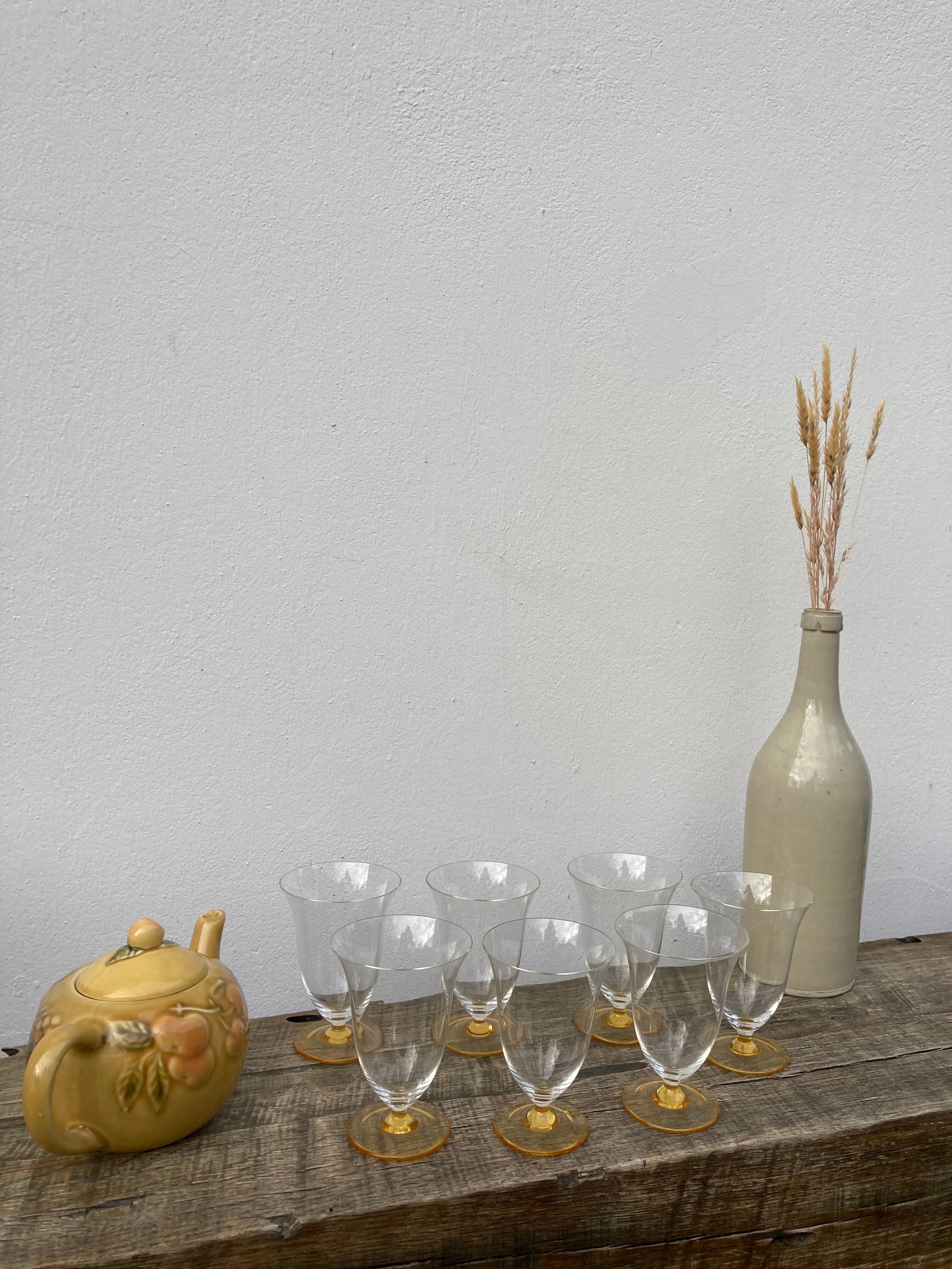 7 glasses with crystal stemmed yellow feet / cups
