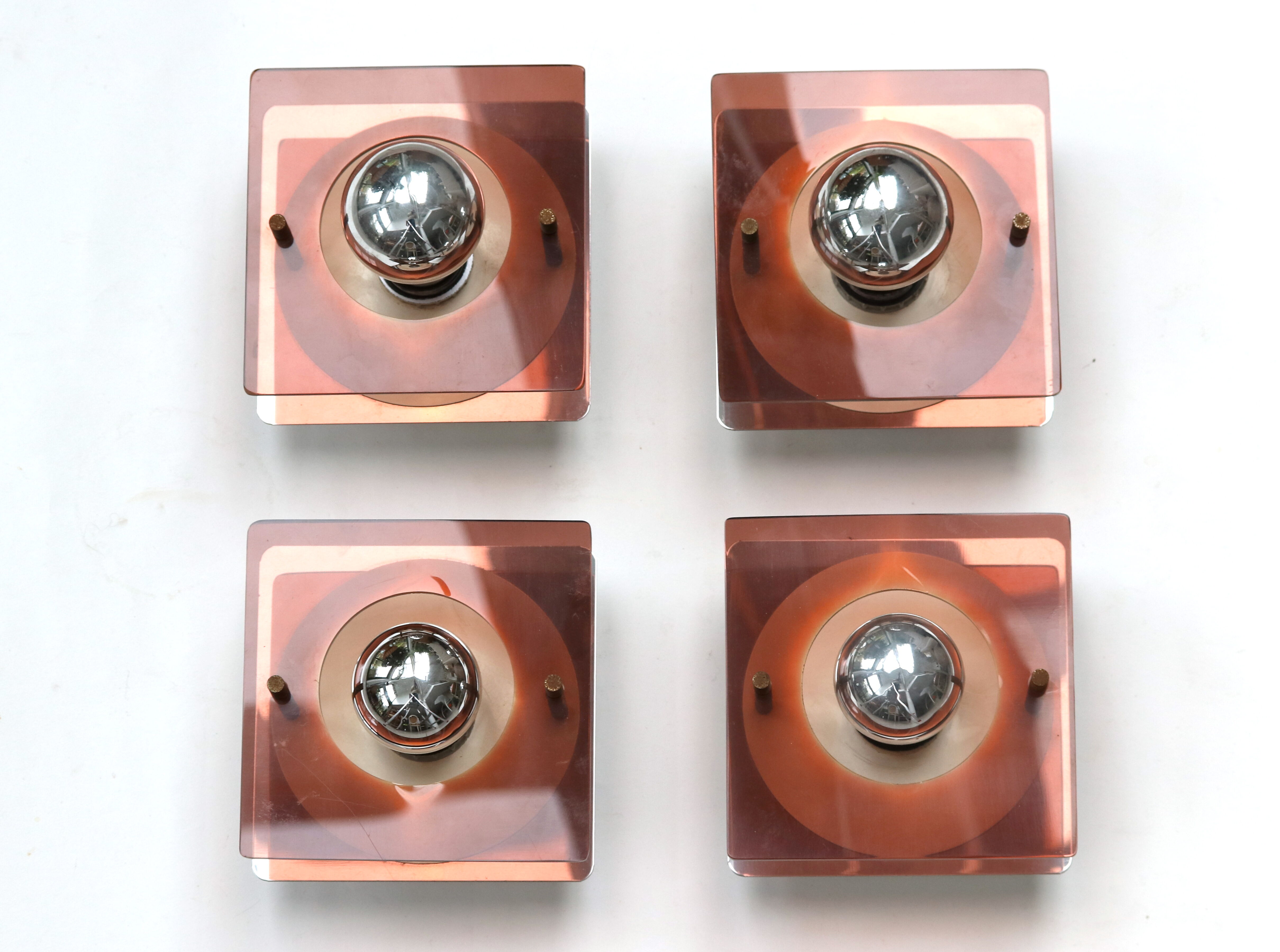 Series of 4 square wall sconces in Plexiglas and metal, 1970