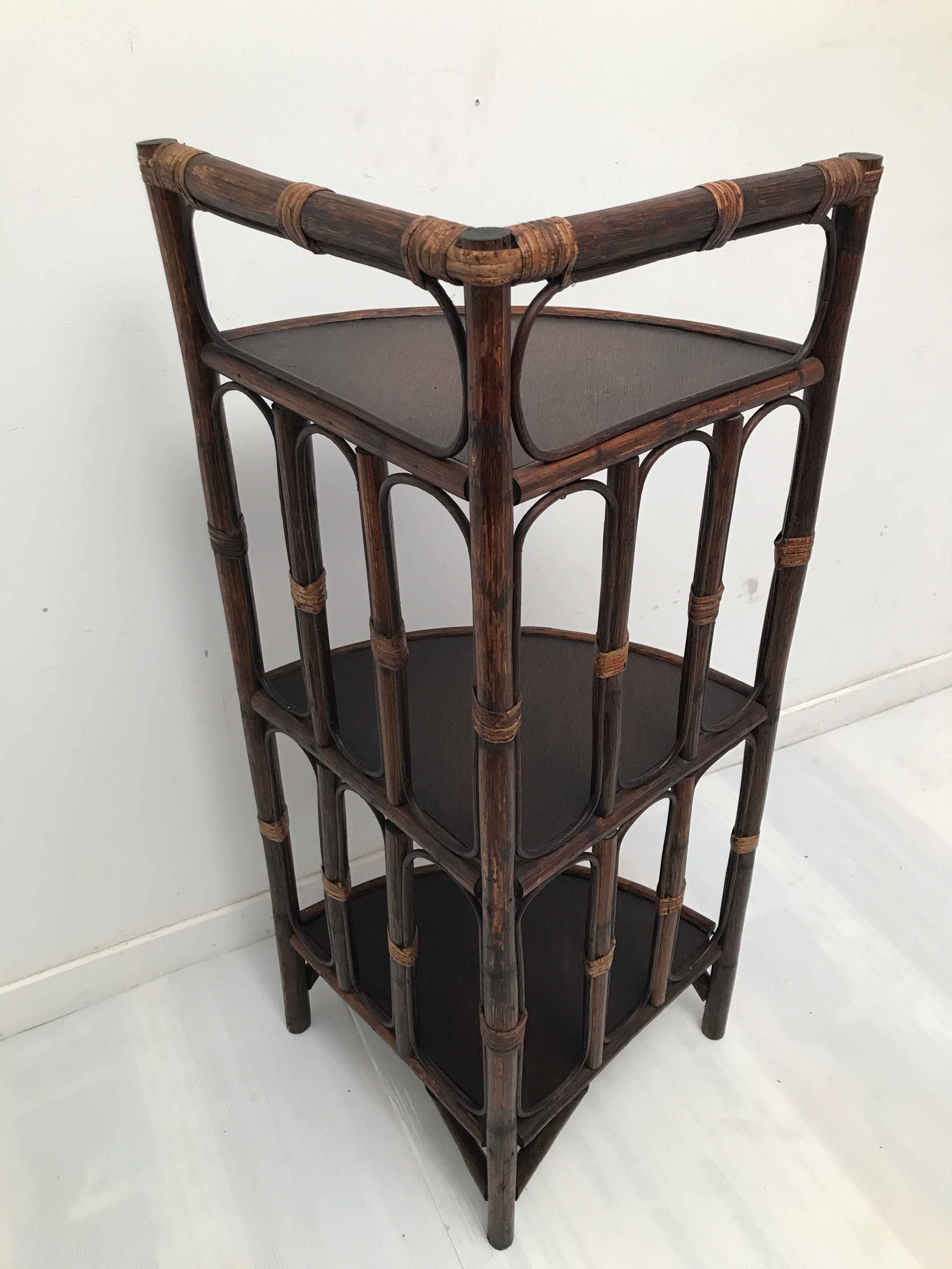 Rattan angle shelf at 3 levels 70's