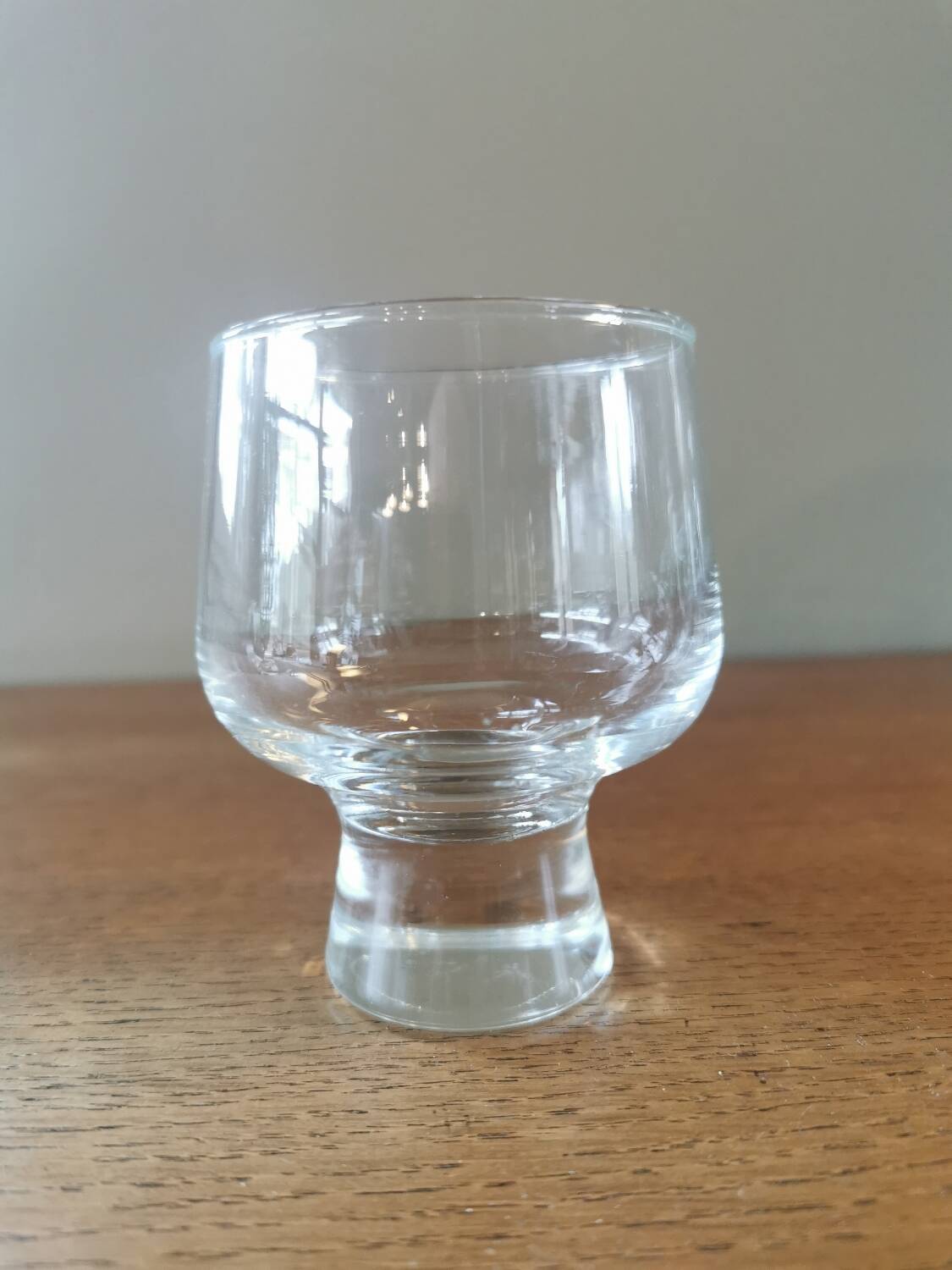 6 stackable vintage 70s stemmed glasses