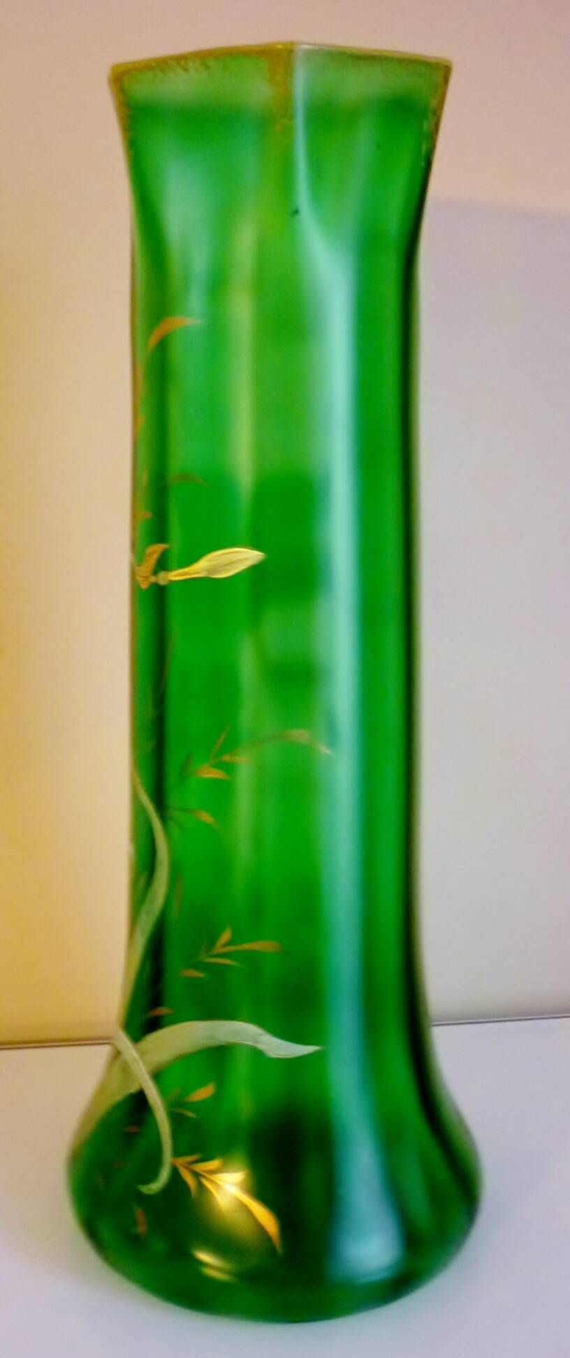 Vase with daffodils in blown glass, enameled, gilded, Legras Montjoye workshops, art nouveau