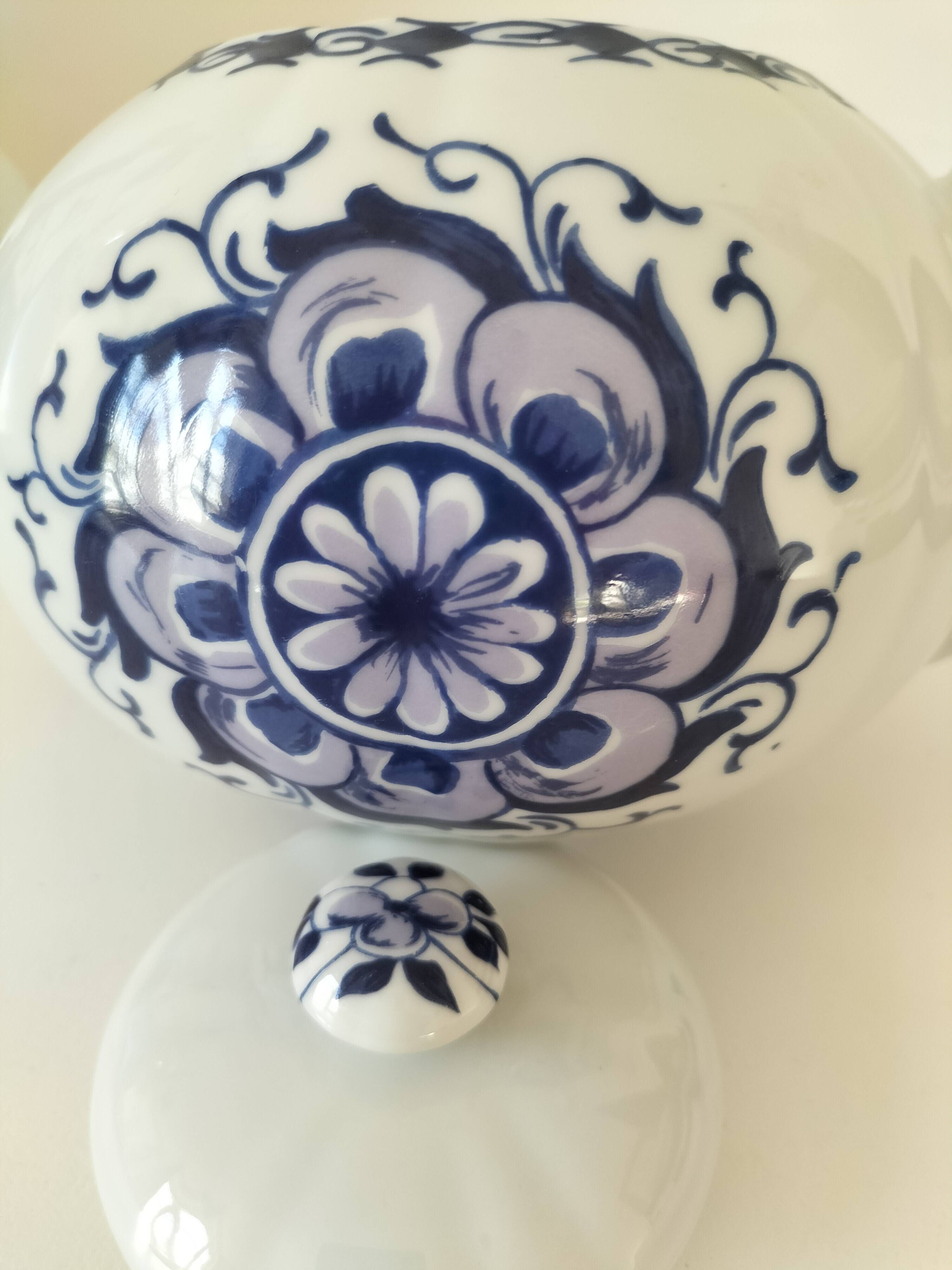 Porcelain teapot Jacques Cœur – Palanquin model