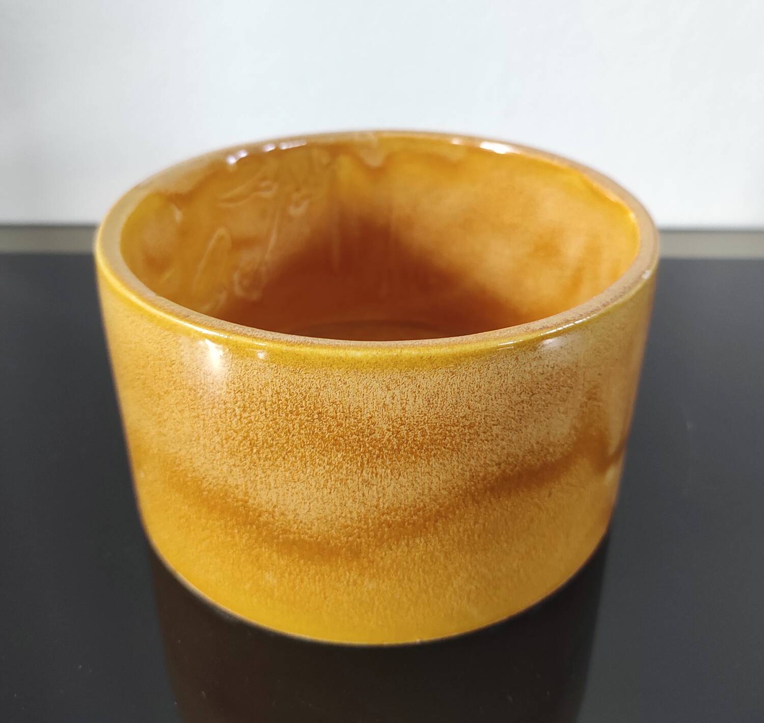 Vintage 1970s cache-pot in glazed ceramic