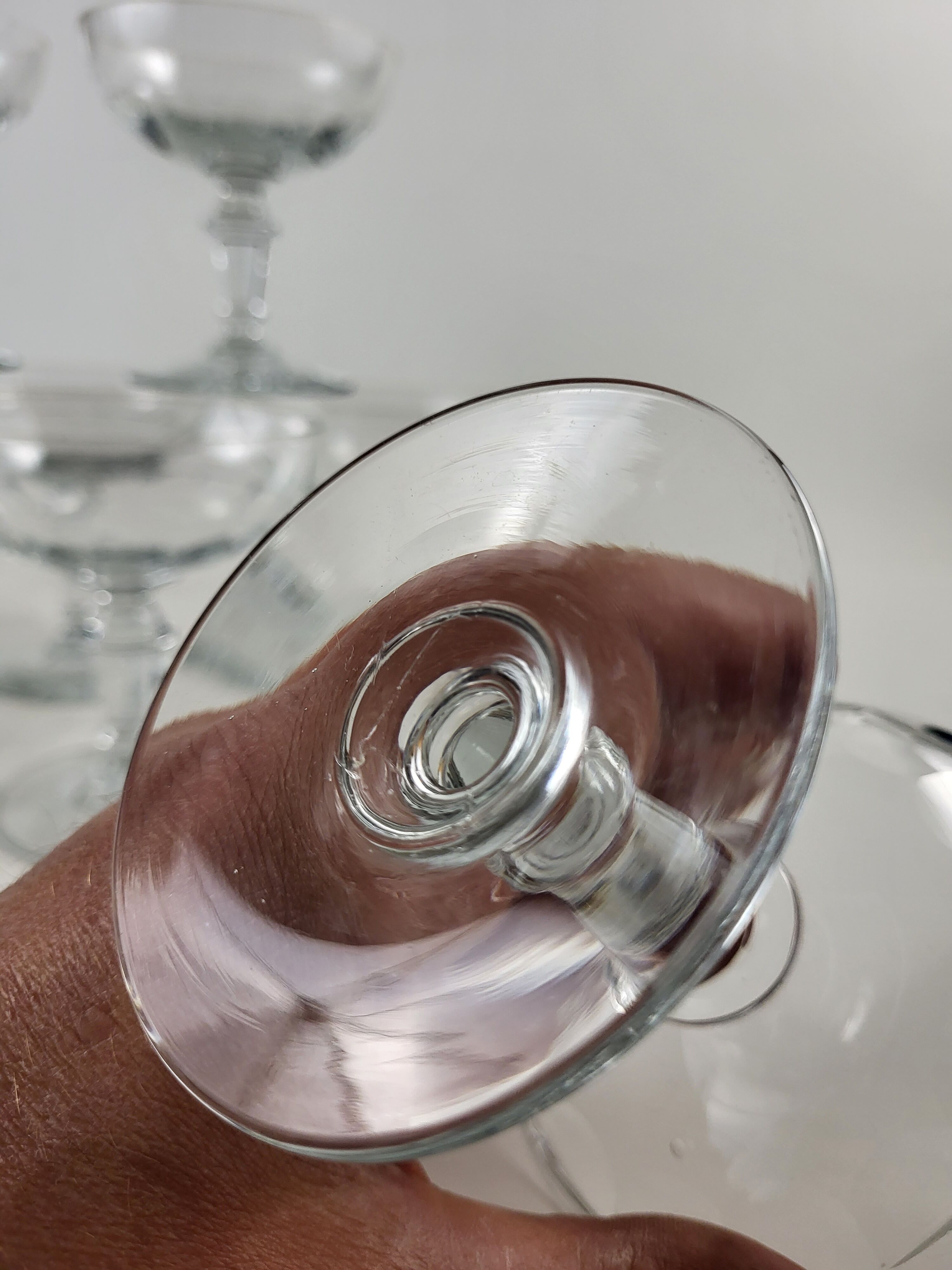 Set of 8 glass champagne glasses XIXth