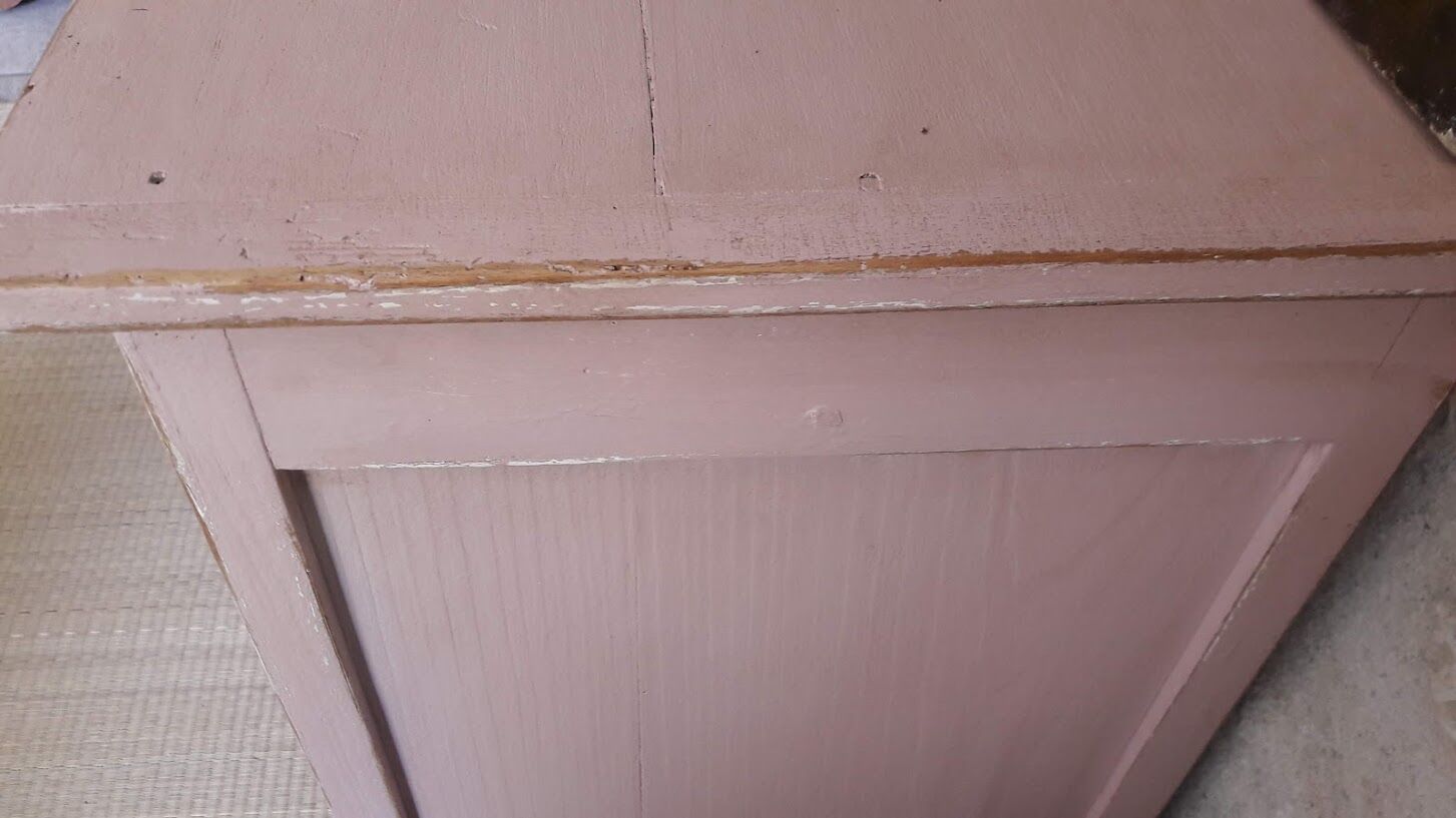 Pink parisian buffet