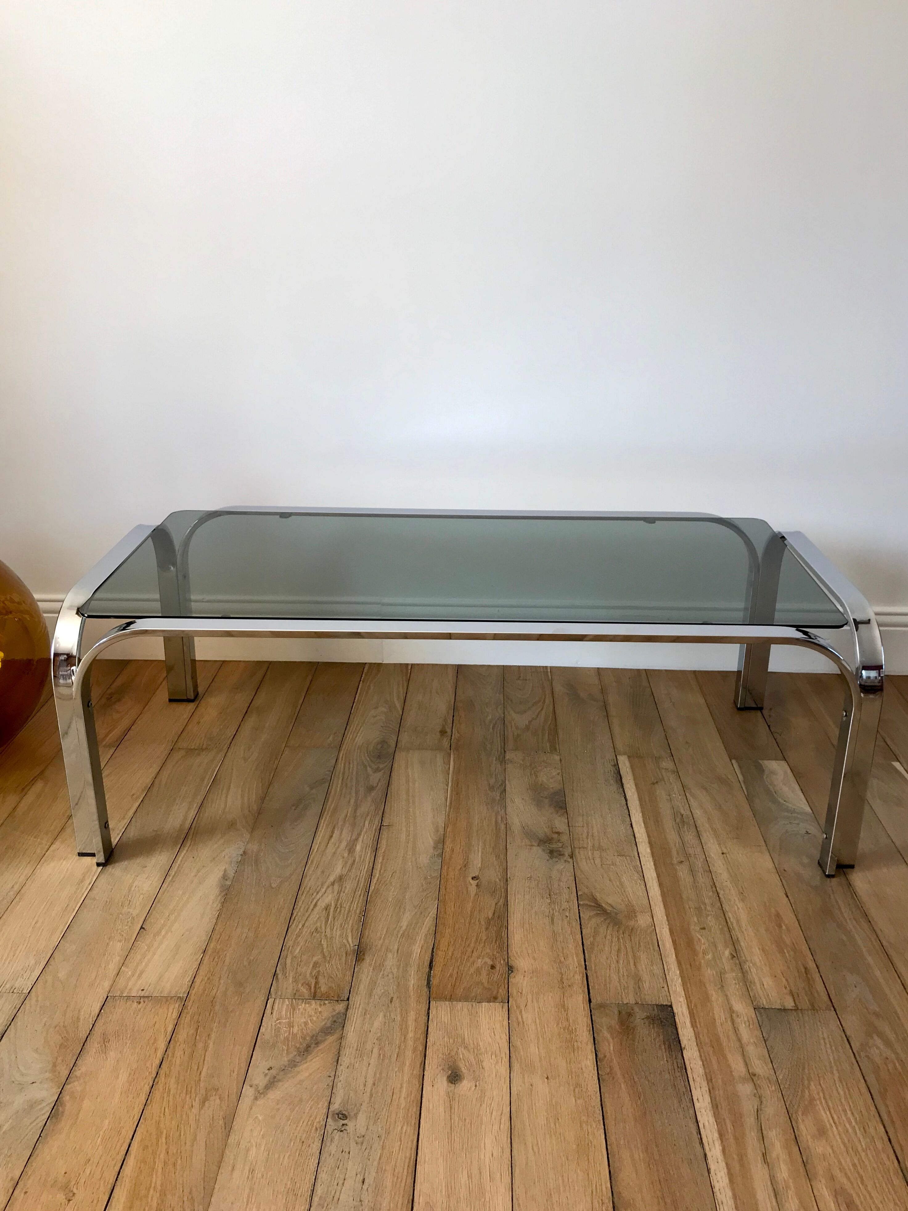 Coffee table in smoked glass and chrome 70s