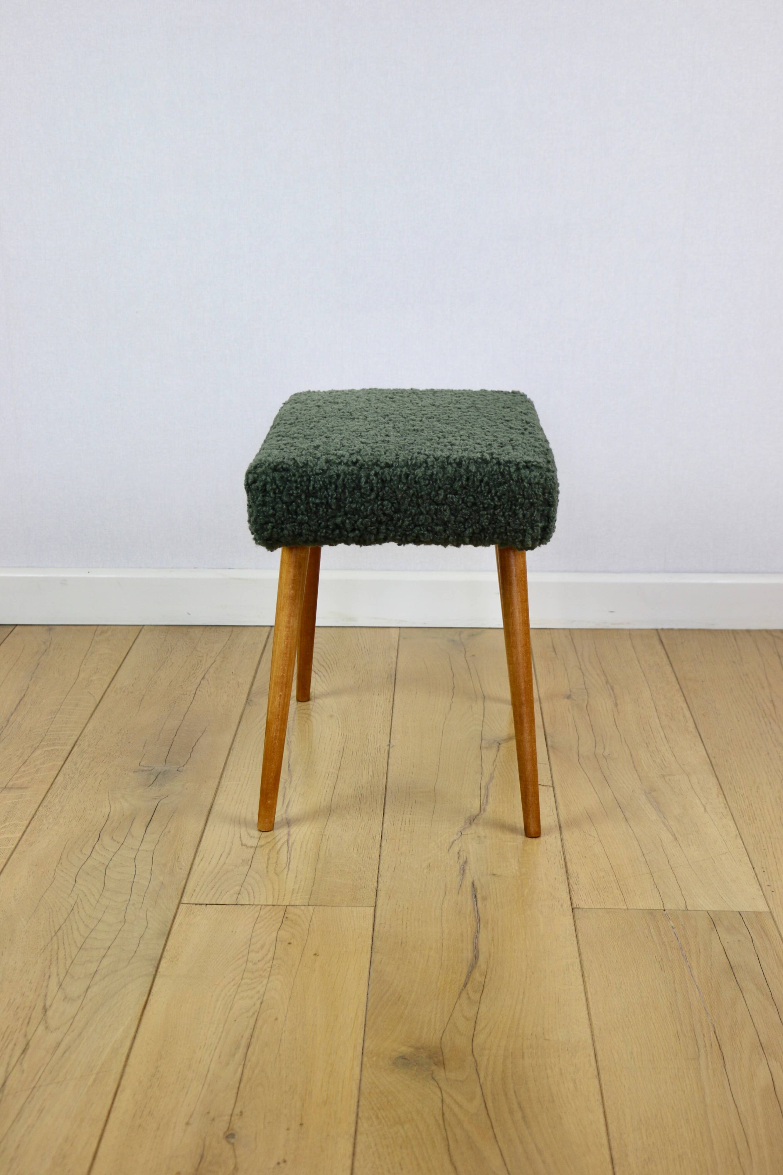 High stool seat boucle fleece green - round beech legs