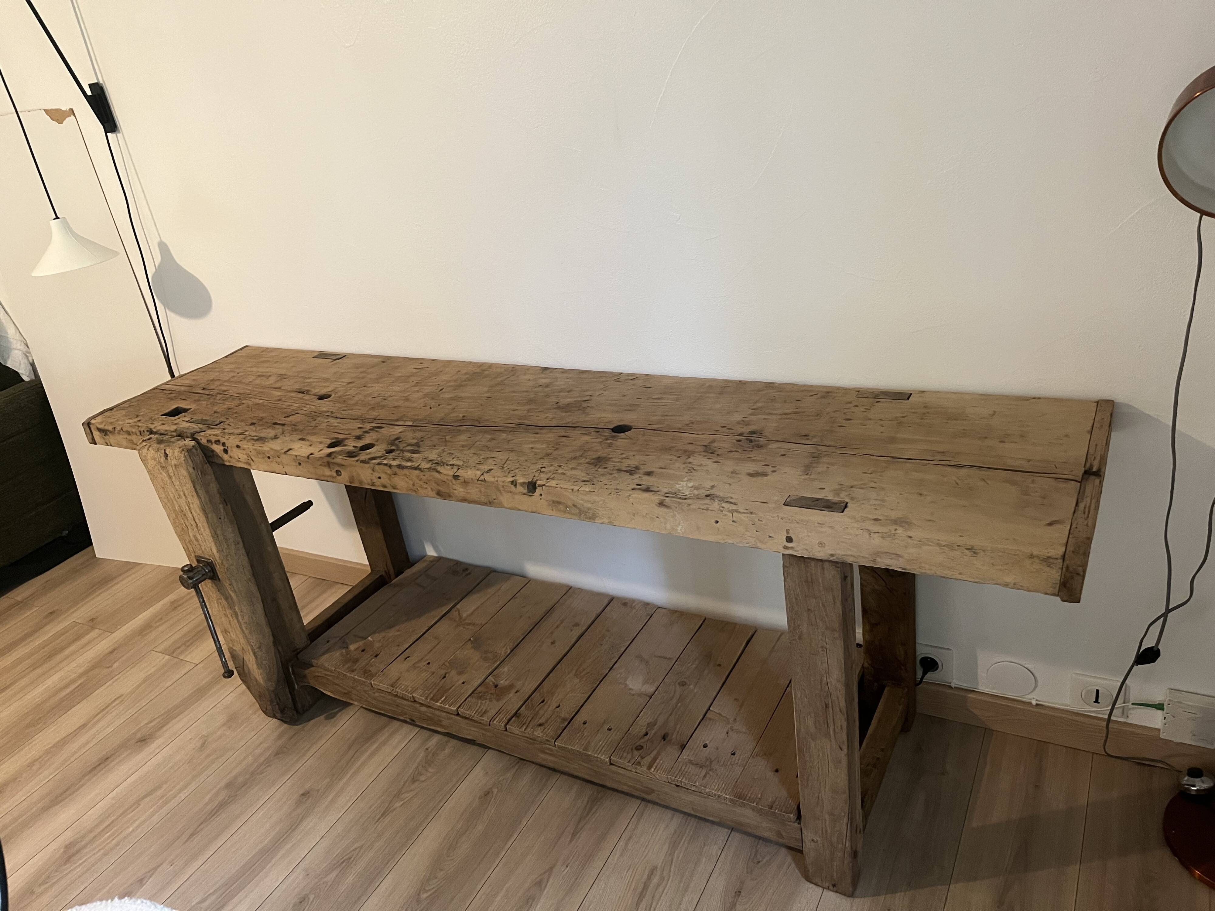 Old workbench / Carpenter's workbench