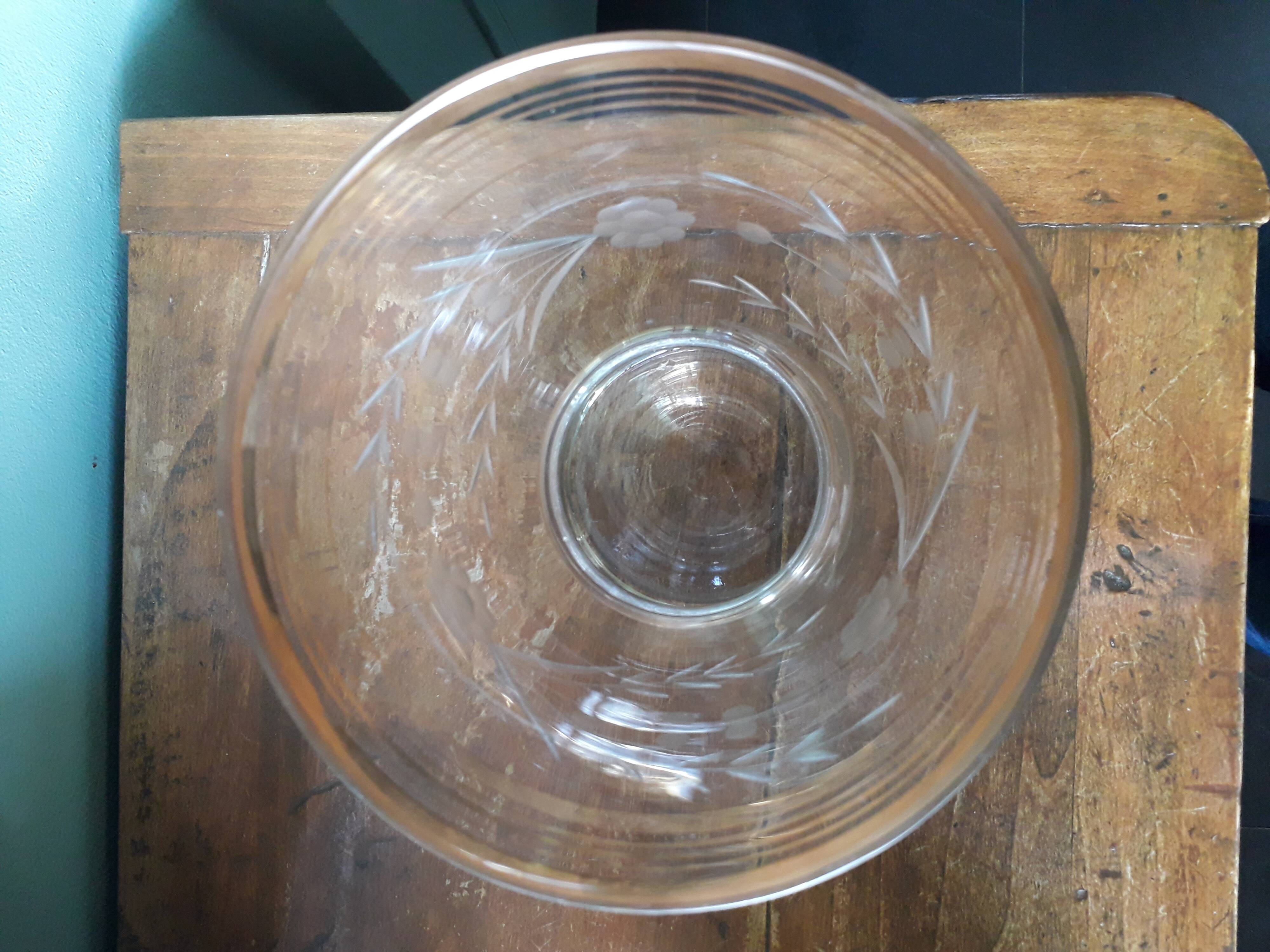 Vase vintage des années 70 en verre ciselé