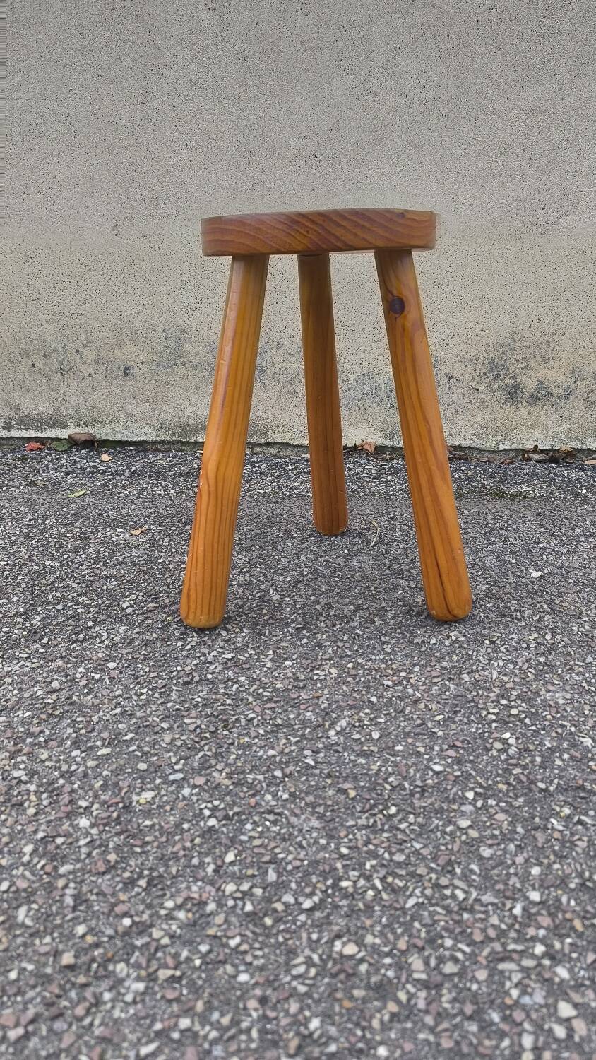 Tabouret tripode