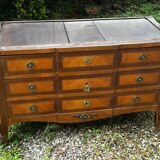 Transitional Louis XV - Louis XVI commode from the 19th century.