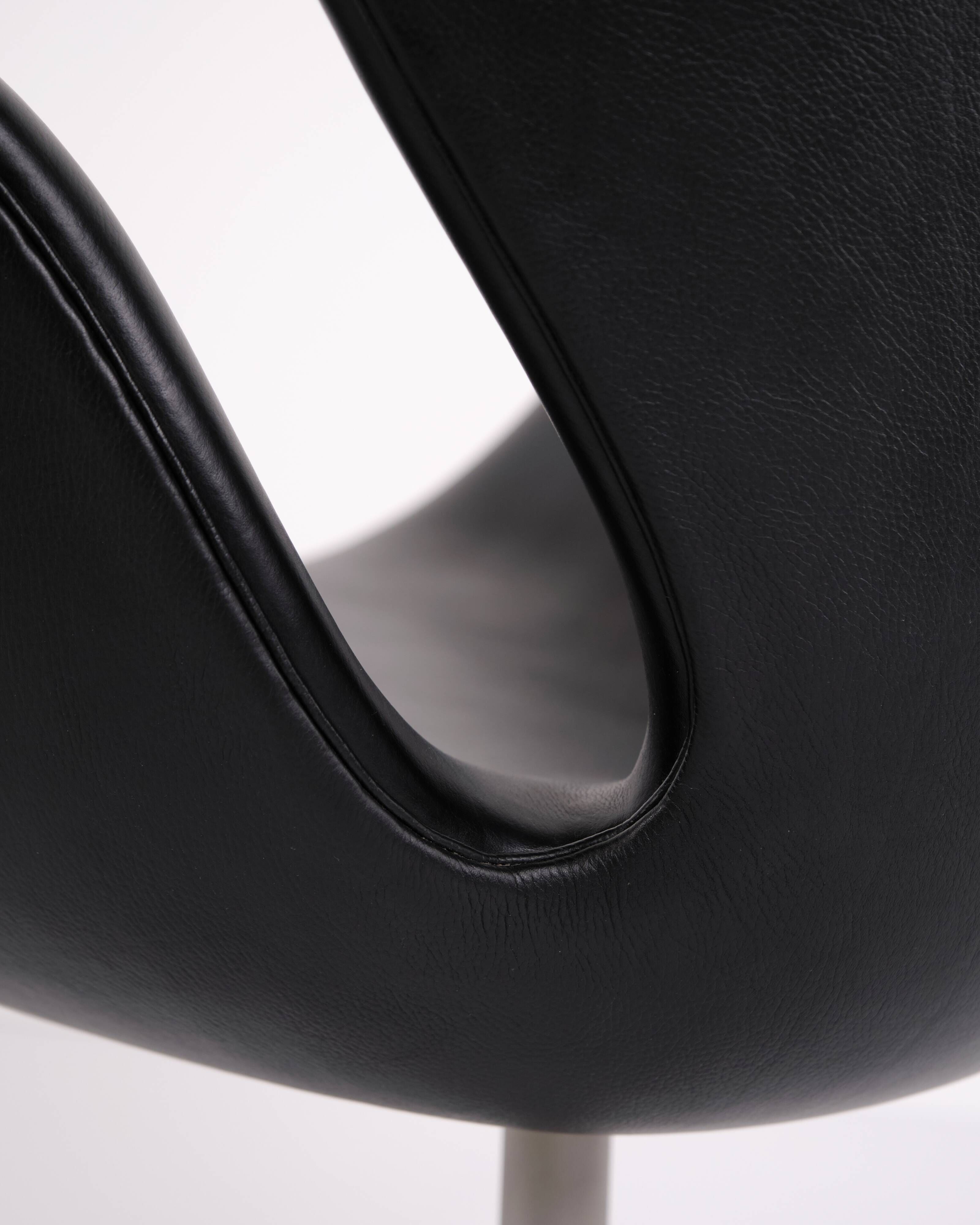 Armchair - The Swan - Model 3320 - Brown leather - Arne Jacobsen - Fritz Hansen - 2007