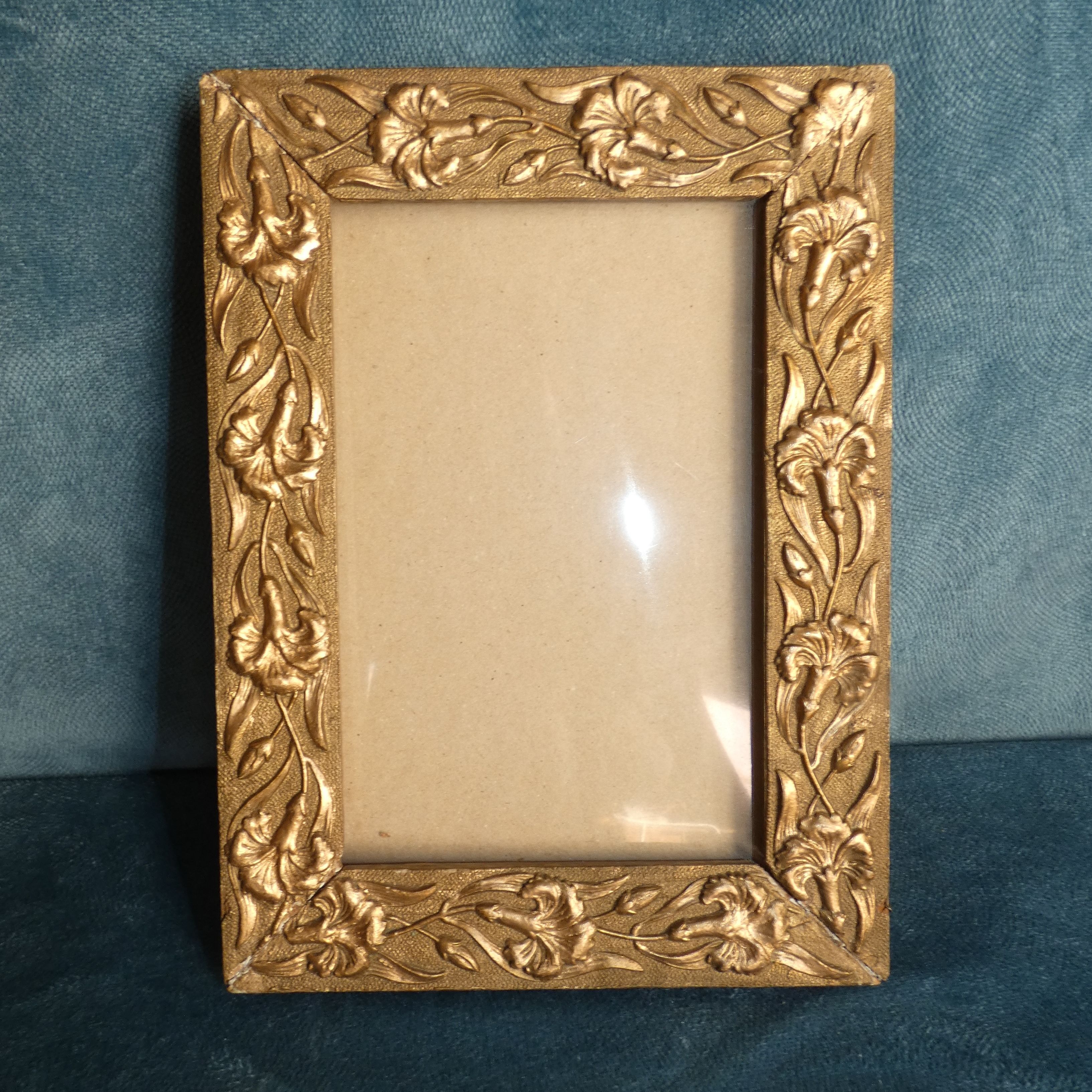 Photo frame art nouveau carved wood golden flowers circa 1900 1920