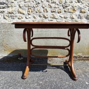 Table bistrot pieds en bois courbé