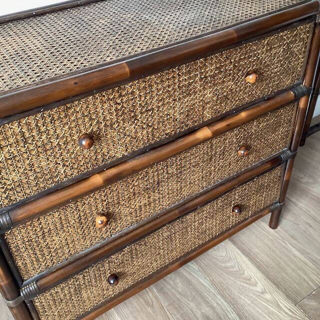 Commode vintage en bois et cannage