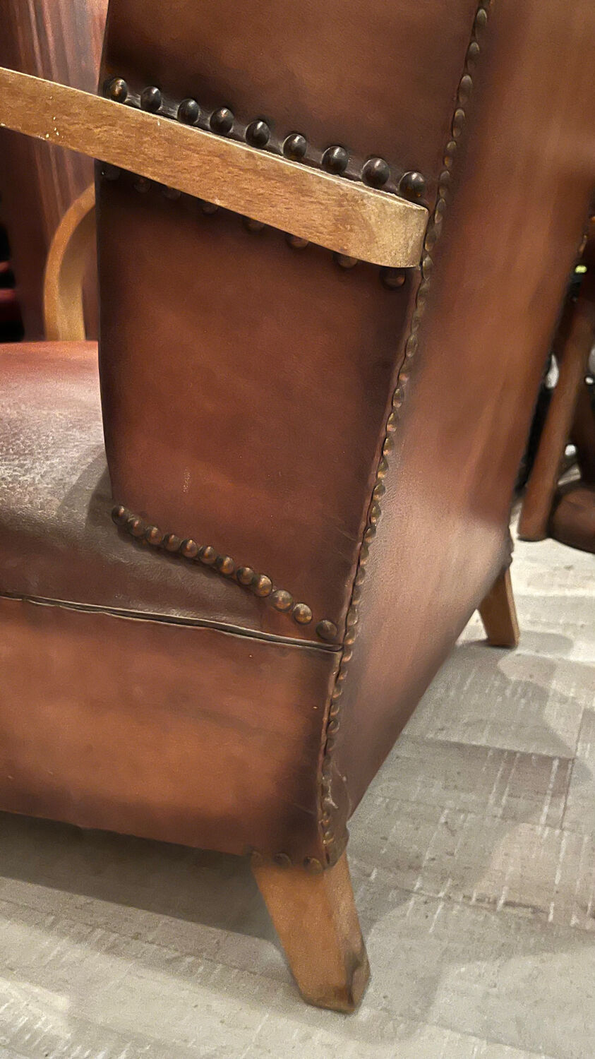 Fauteuil  club en cuir art deco