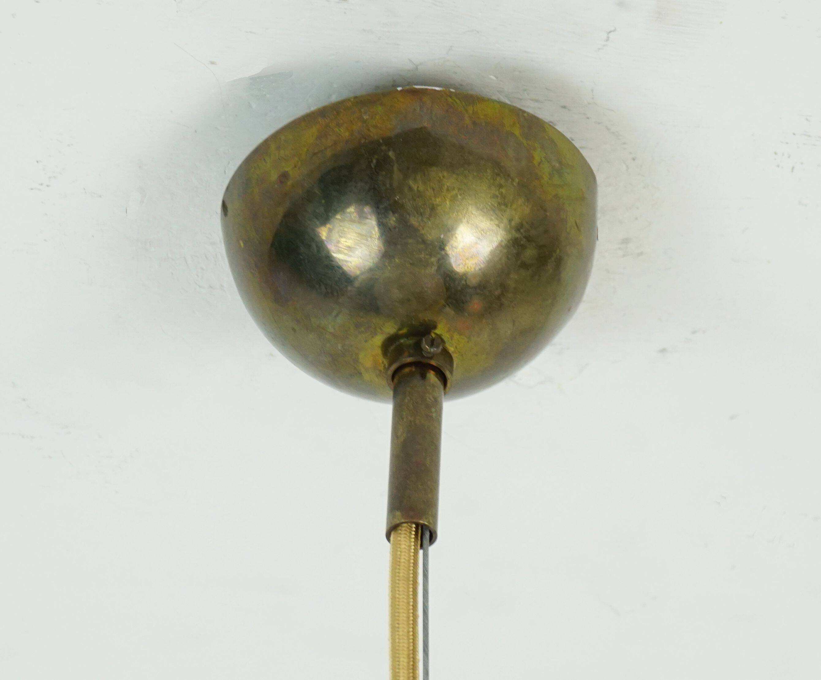 Grande lampe suspendue cosack en acrylique et laiton des années 1970 style spatial