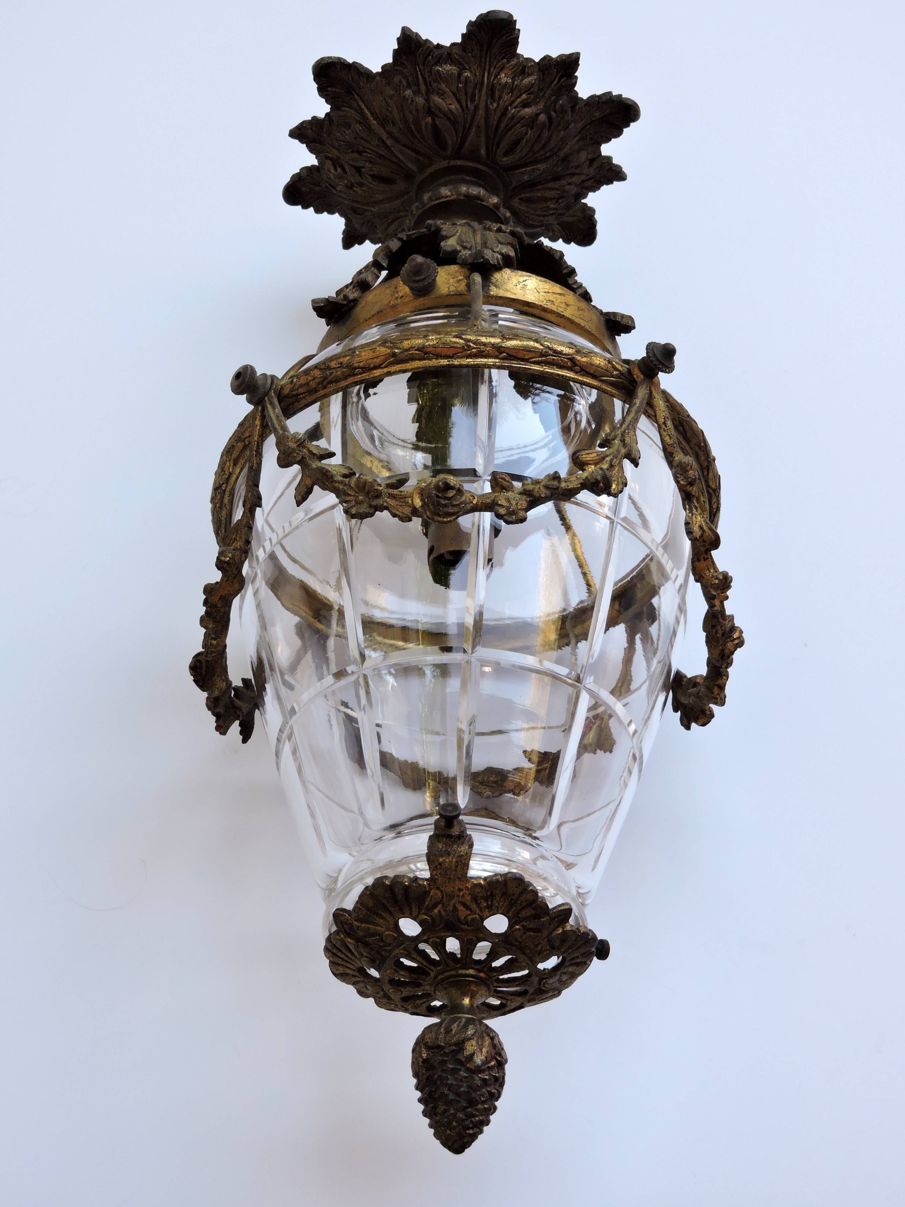 Lantern suspension of gilded bronze vestibule of the period of the XX th century