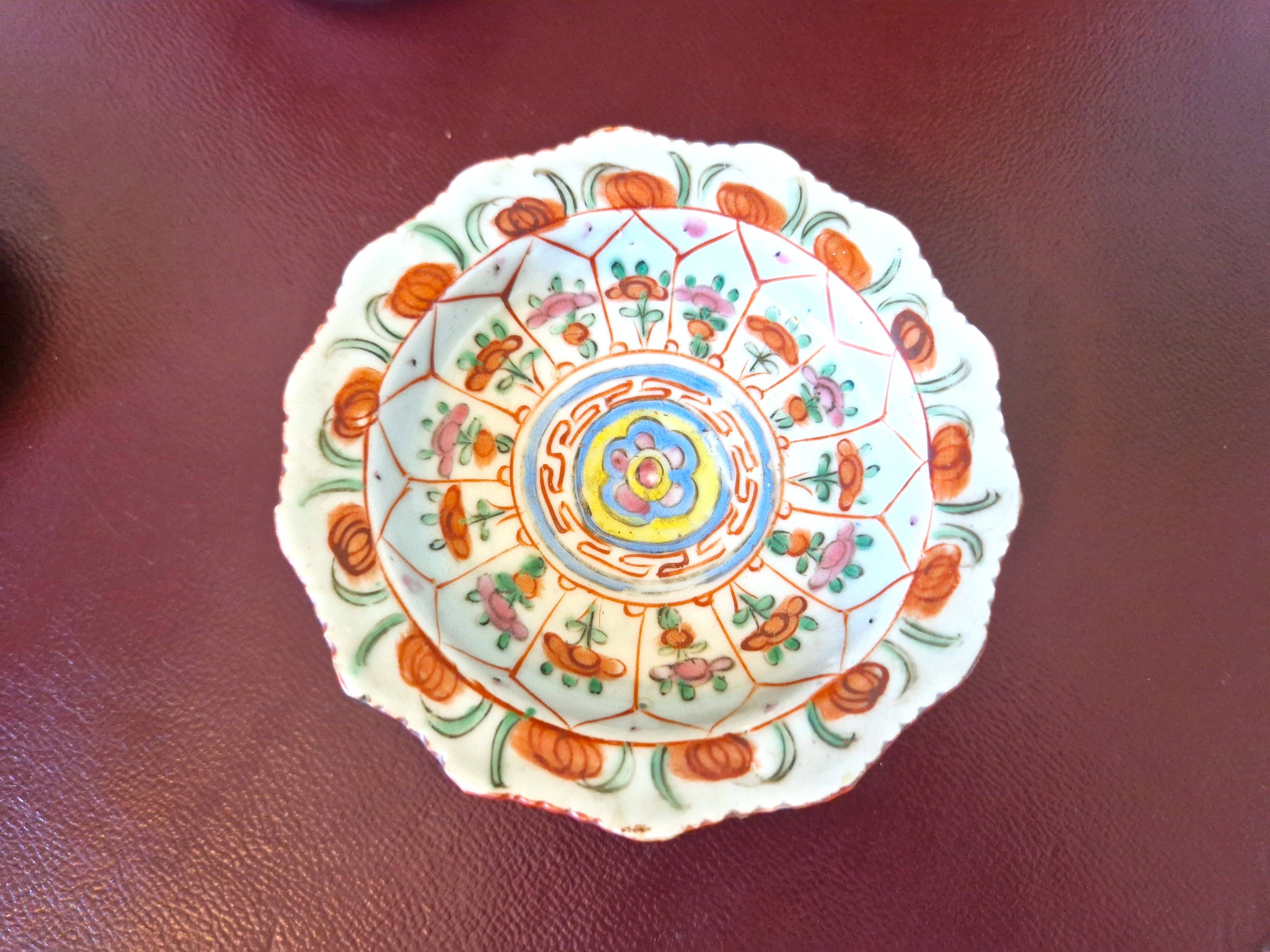 Benjarong footed bowl – fine hand-painted porcelain – Early 20th century