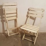 Foldable chairs pair