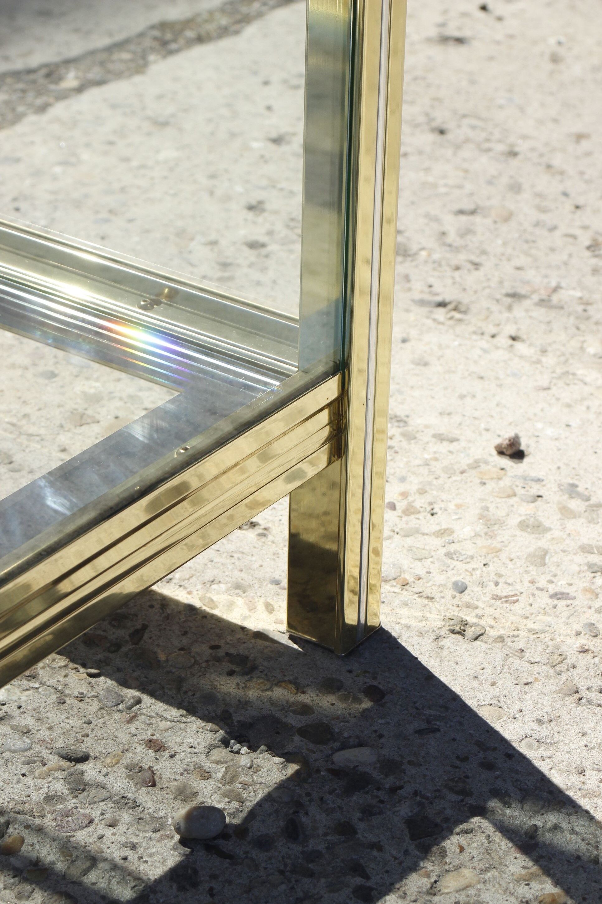 Vitrine vintage en laiton doré et verre, 1970s