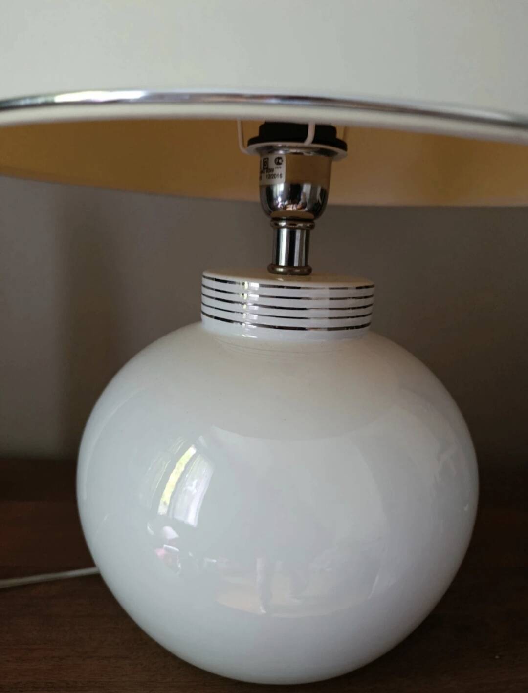 Lampe de salon blanche moderne céramique sphère | modèle Beaulieu