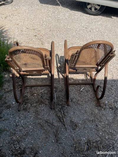 Rattan rocking chair X2 in very good condition.