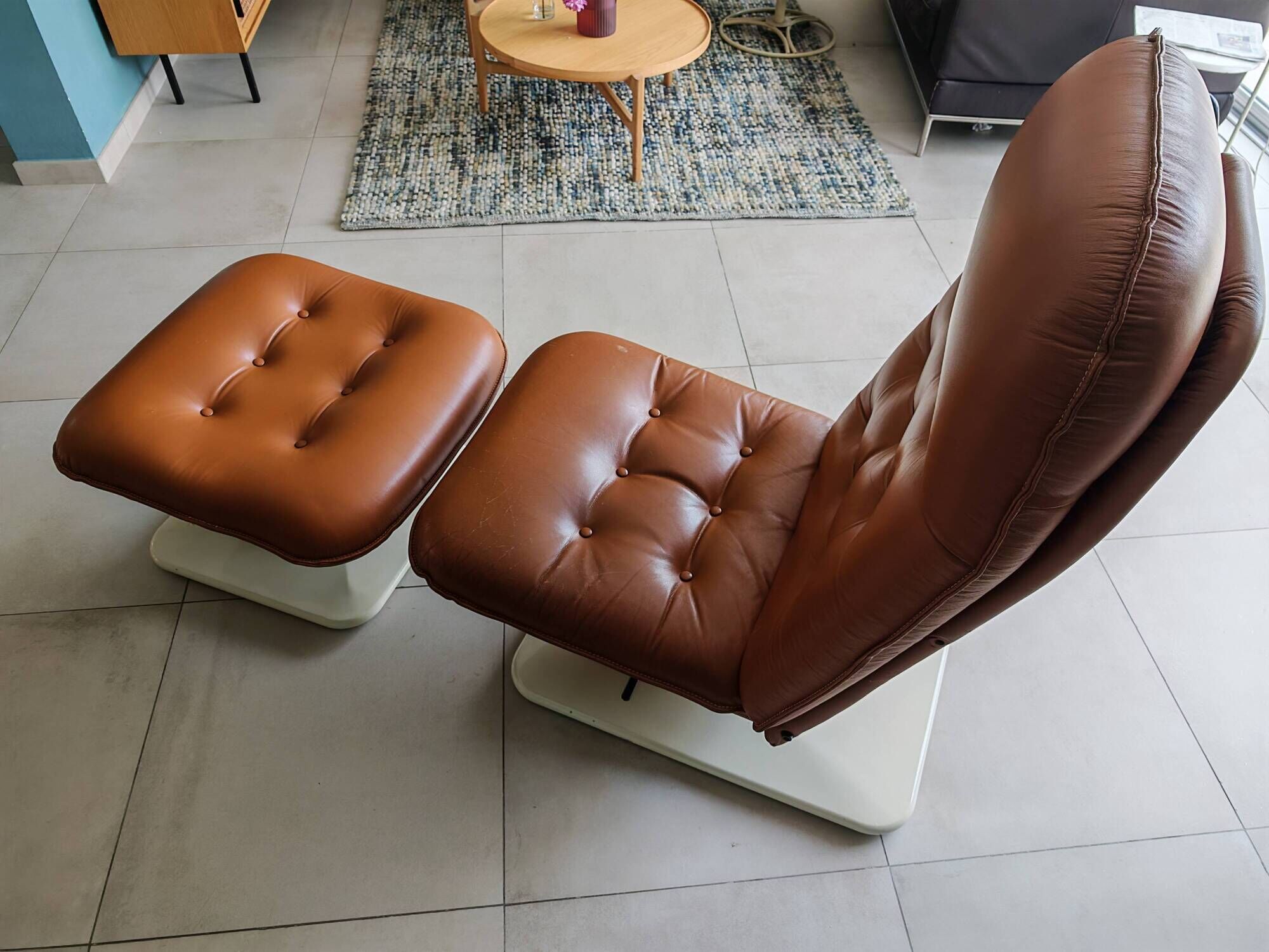 Vintage Lounge Chair & Ottoman "Origlia" – Tawny Leather & Pirelli Straps