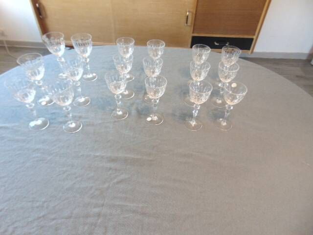 Service de 18 verres en cristal de Lorraine