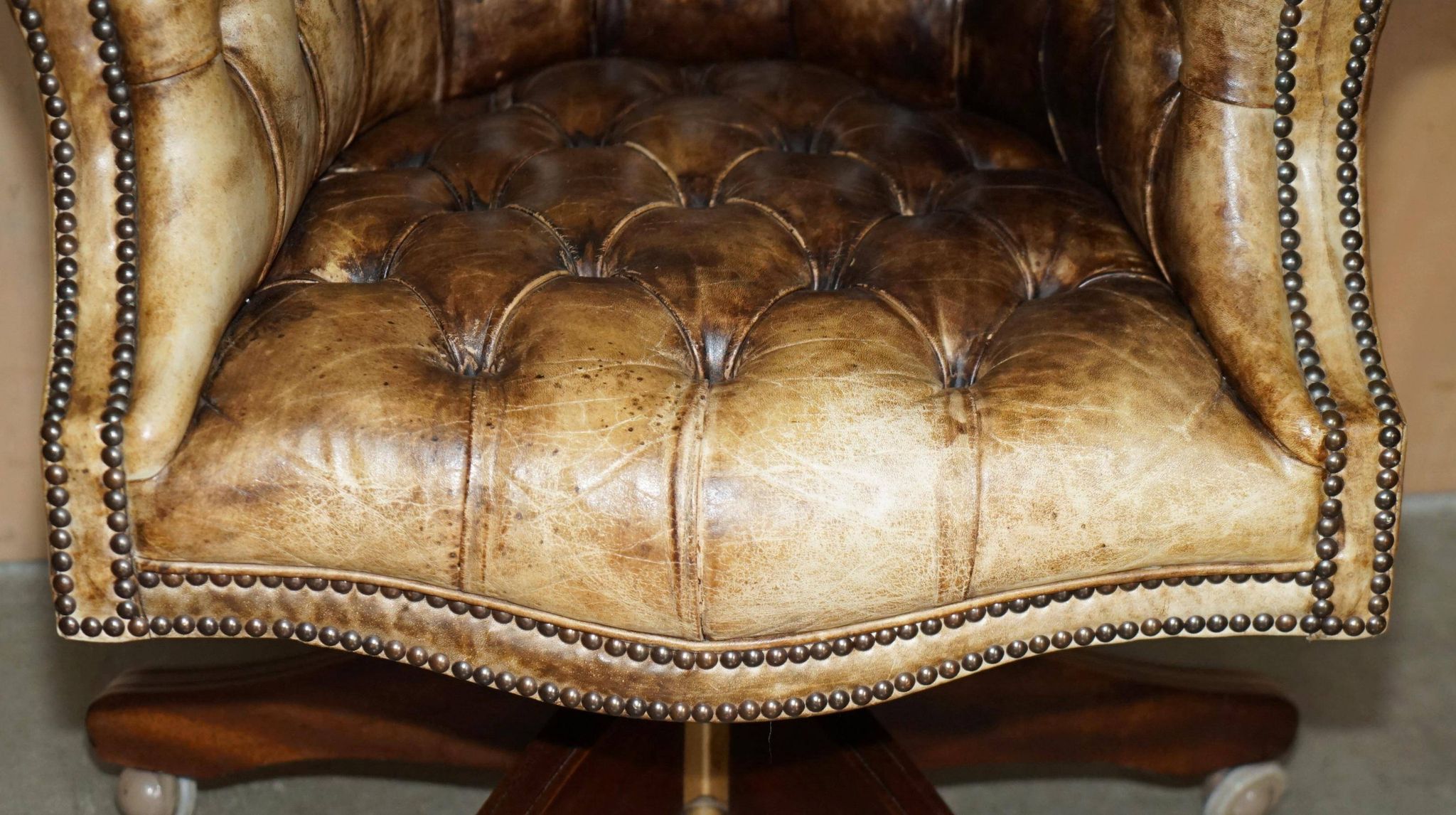 Chesterfield executive armchair in aniline leather