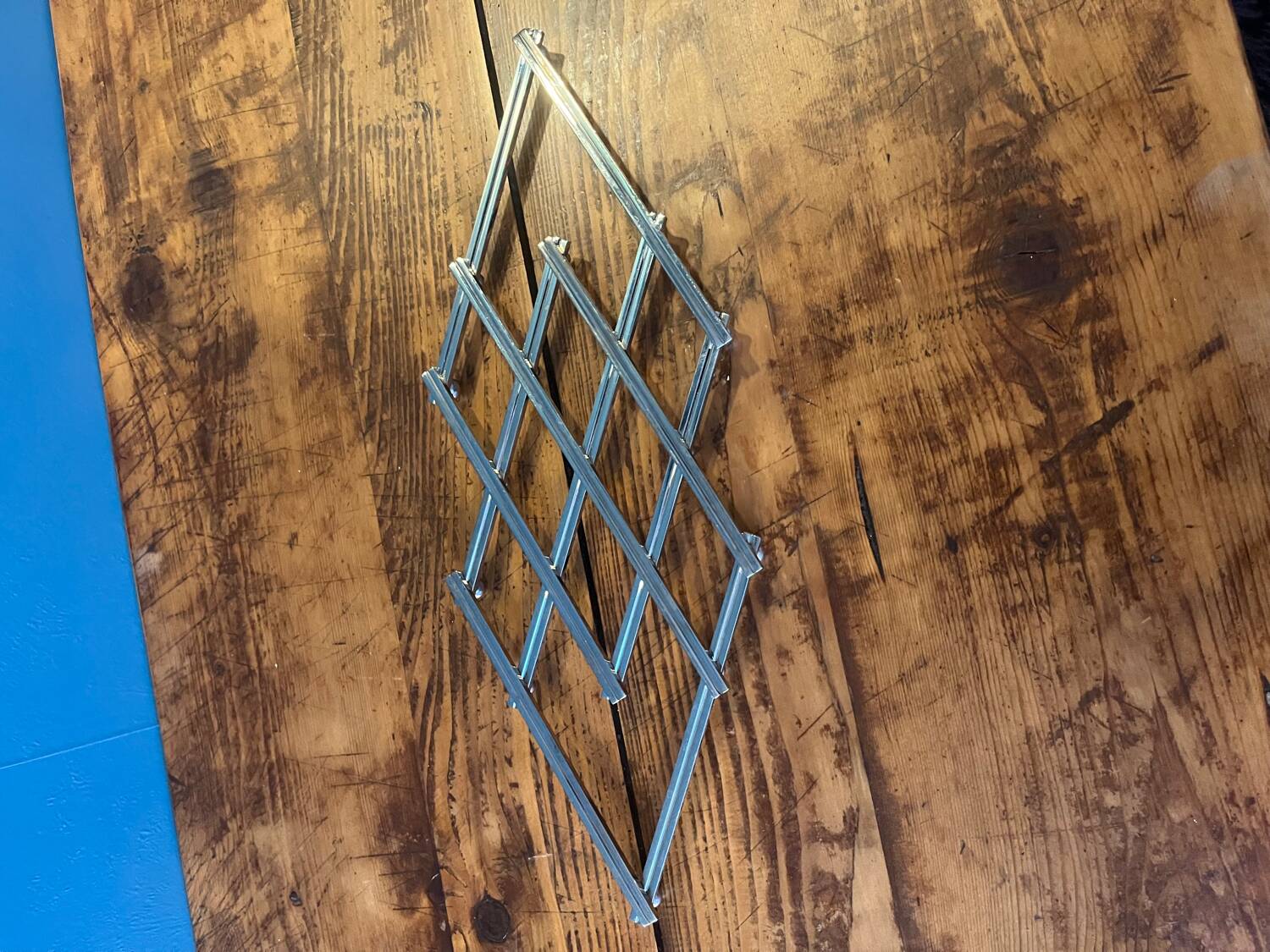 Expandable trivet
