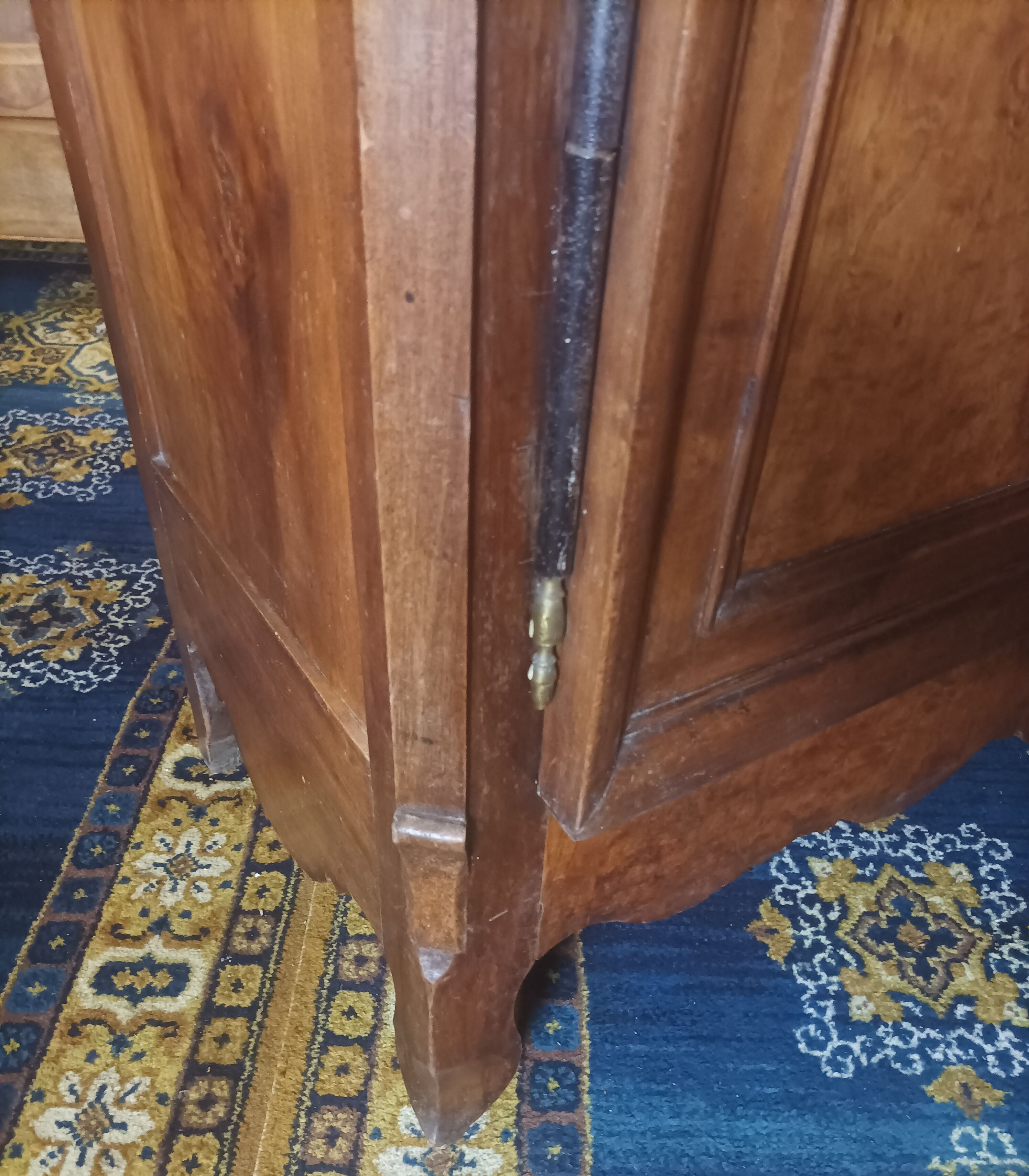 Transition wardrobe in 18th century walnut