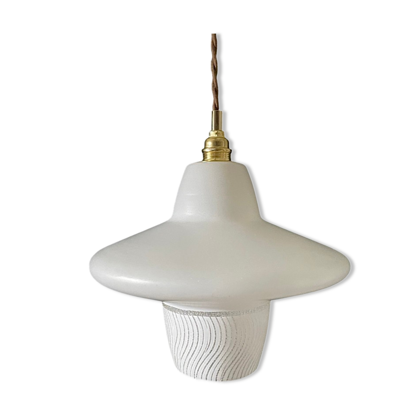 Vintage suspension in electrified white opaline to nine
