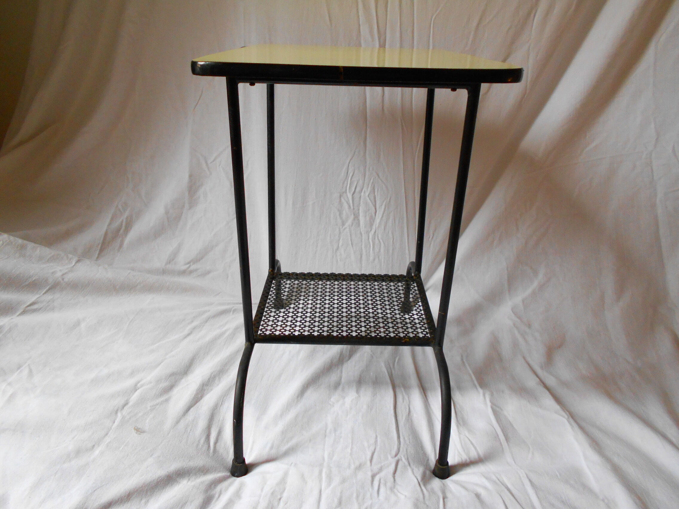 Yellow side vintage formica table and metal