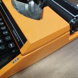 Silver Reed Silverette S Orange typewriter