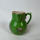 Pot à lait vert à fleurs émaillées