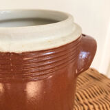 Stoneware pot with lid