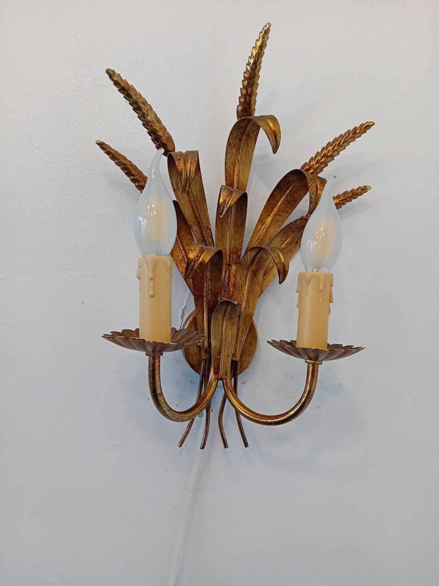 Sheaf of wheat wall lamp in gilded and patinated iron, signed lotti roberto snc.