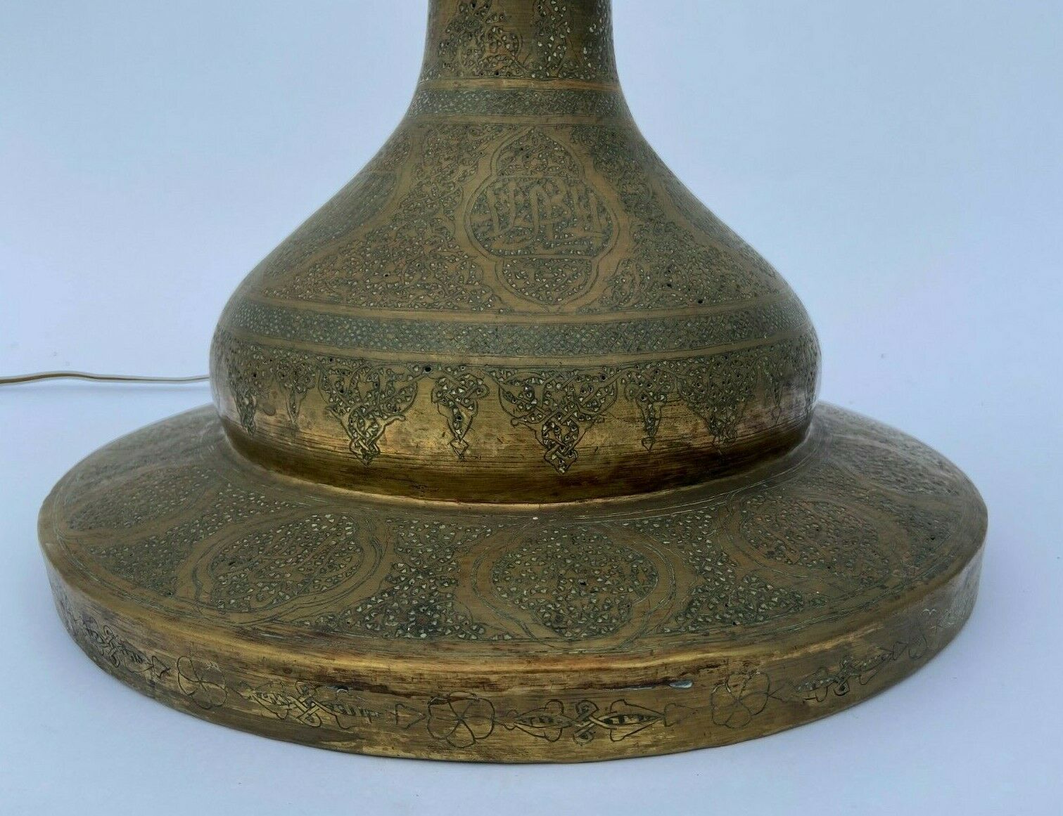 Oriental brass lamppost severe late 19th beautiful patina