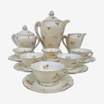 Limoges porcelain tea service, former royal factory.