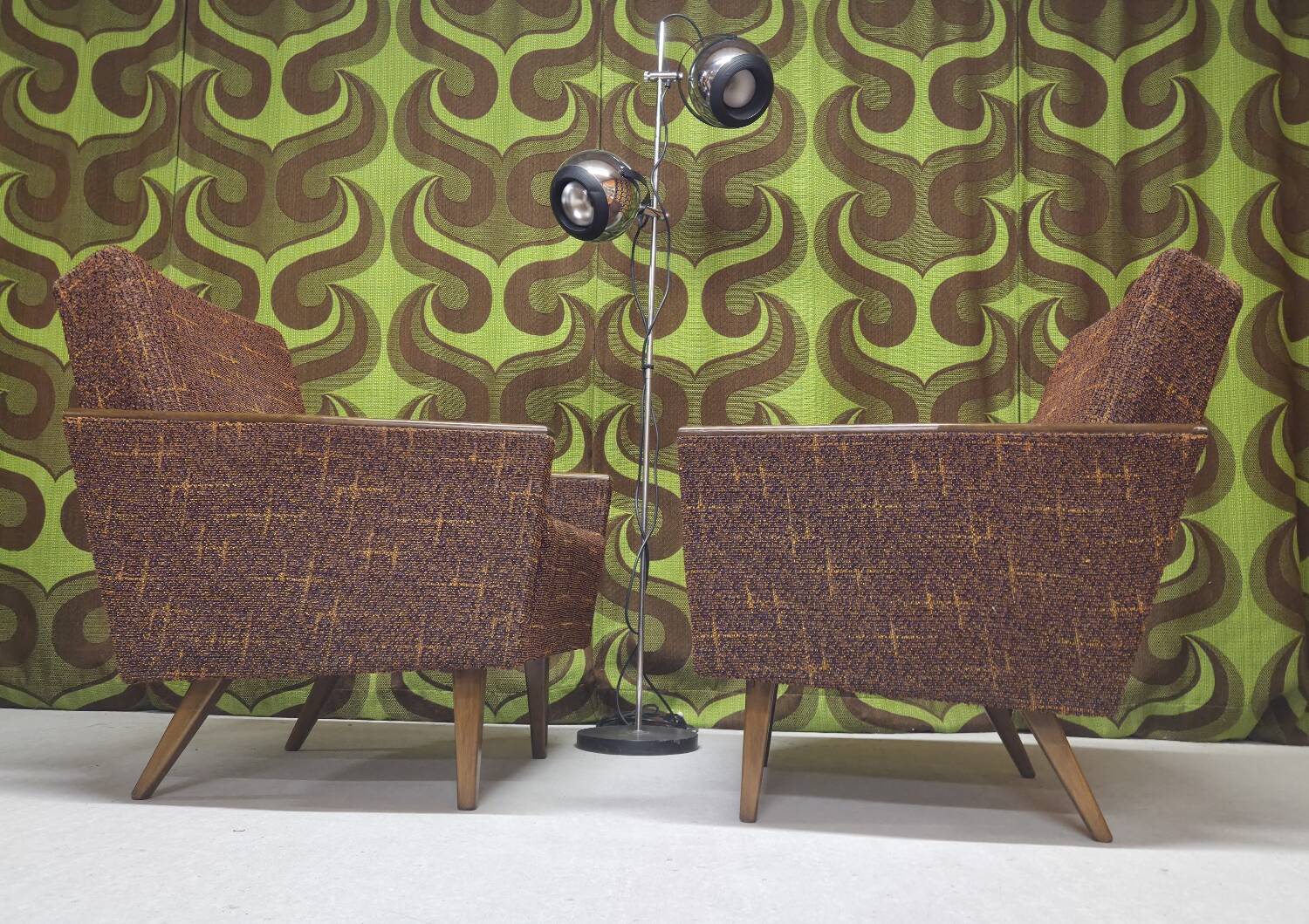 Paire de fauteuils club vintage 1970"