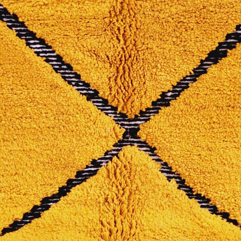 Handmade Moroccan rug 250cm x 150cm