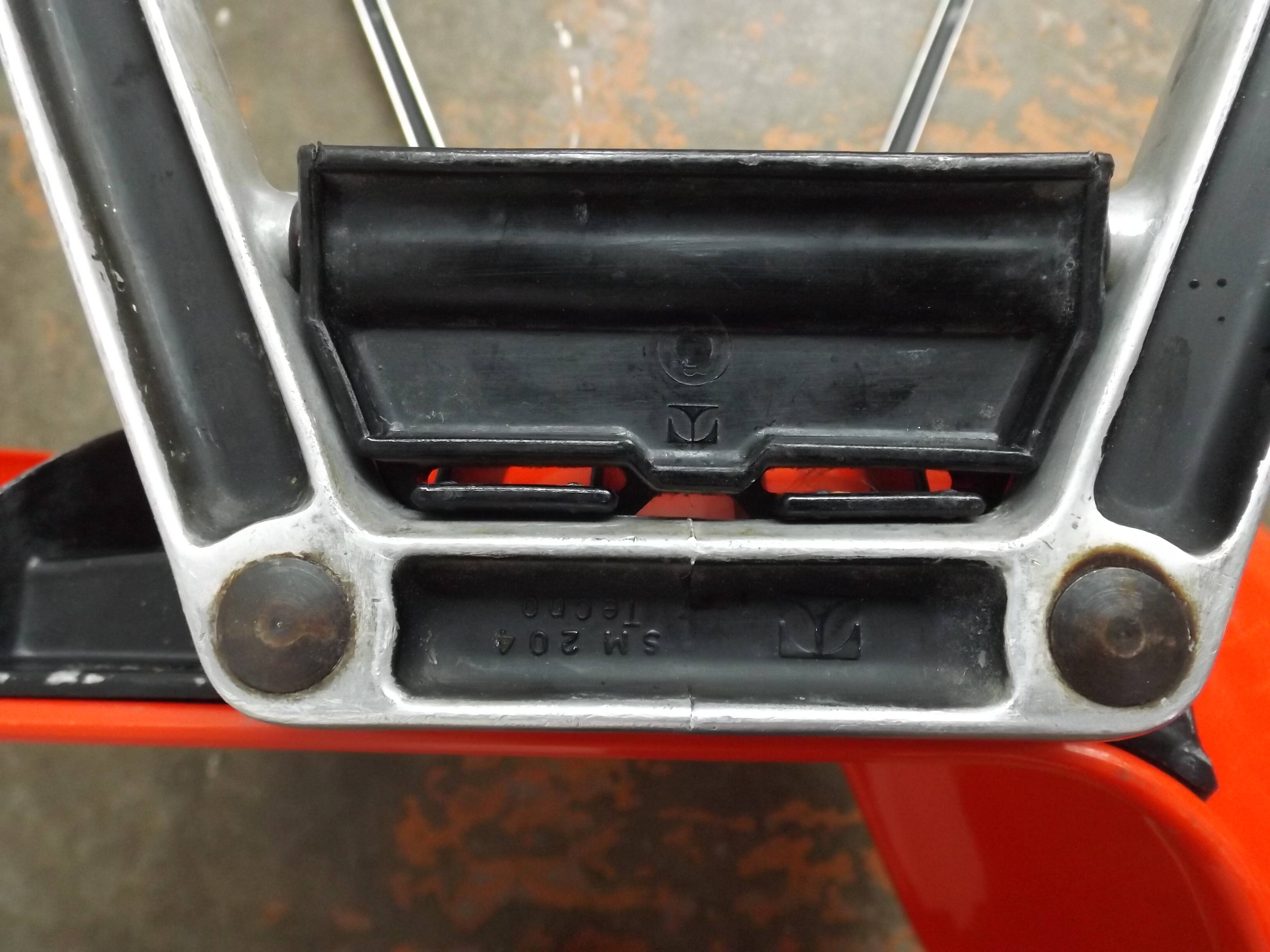 4 Tecno Modus chairs