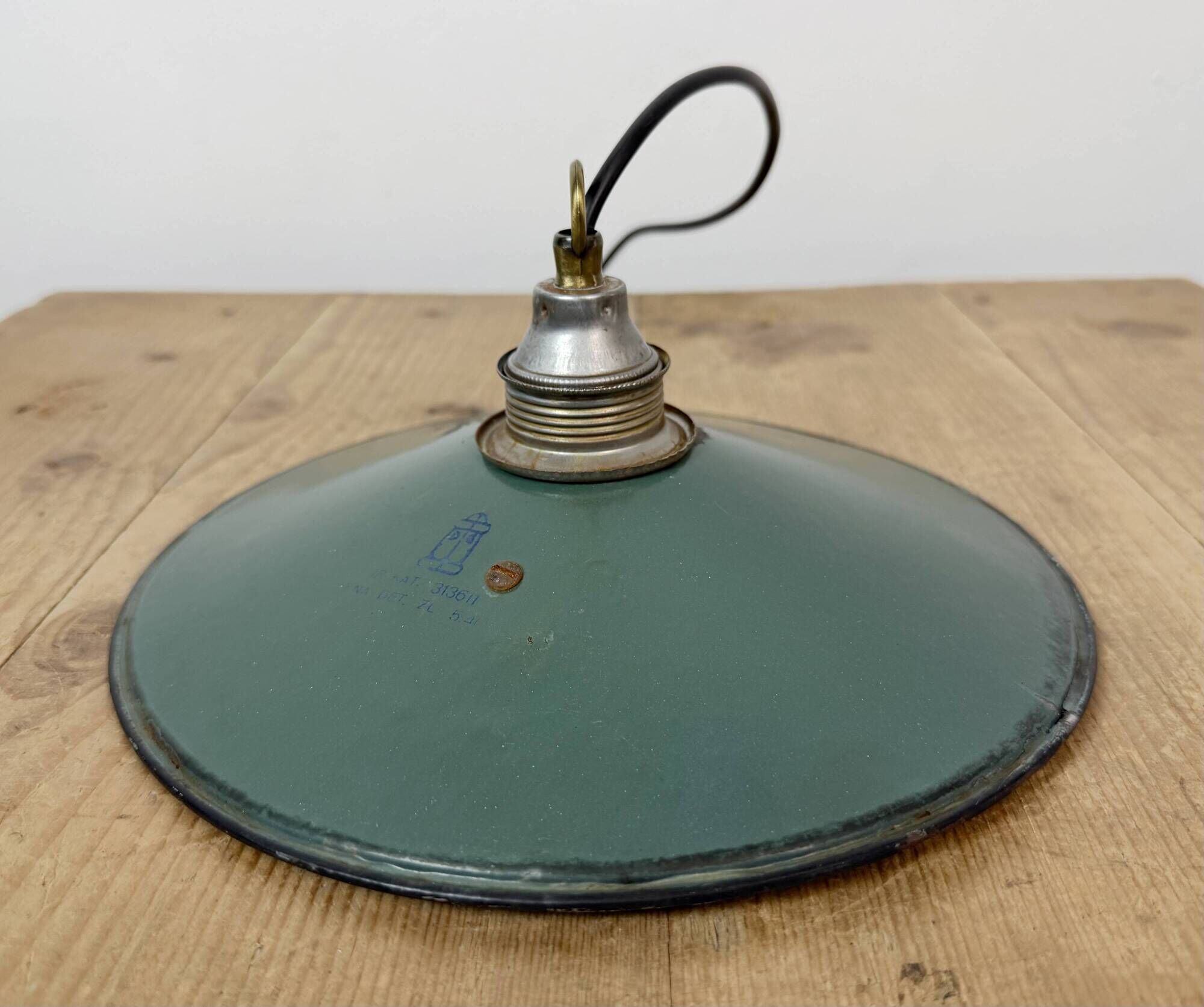 Lumière émaillée verte industrielle, années 1950