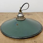 Lumière émaillée verte industrielle, années 1950