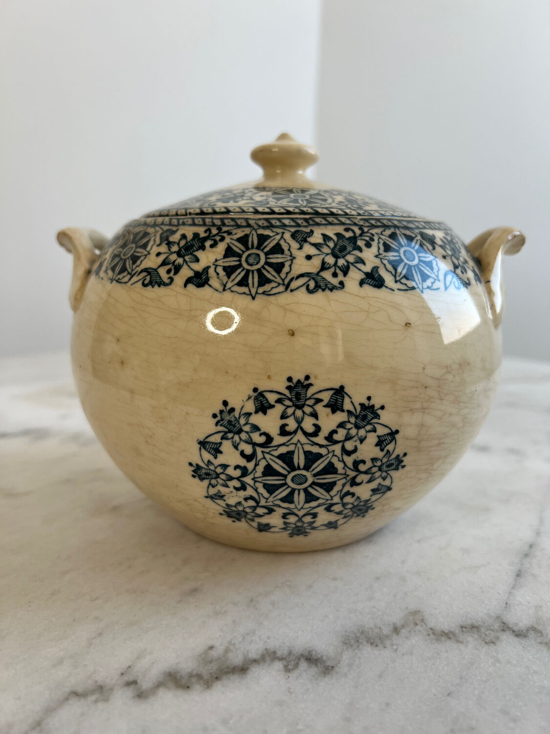 Sugar bowl Gien