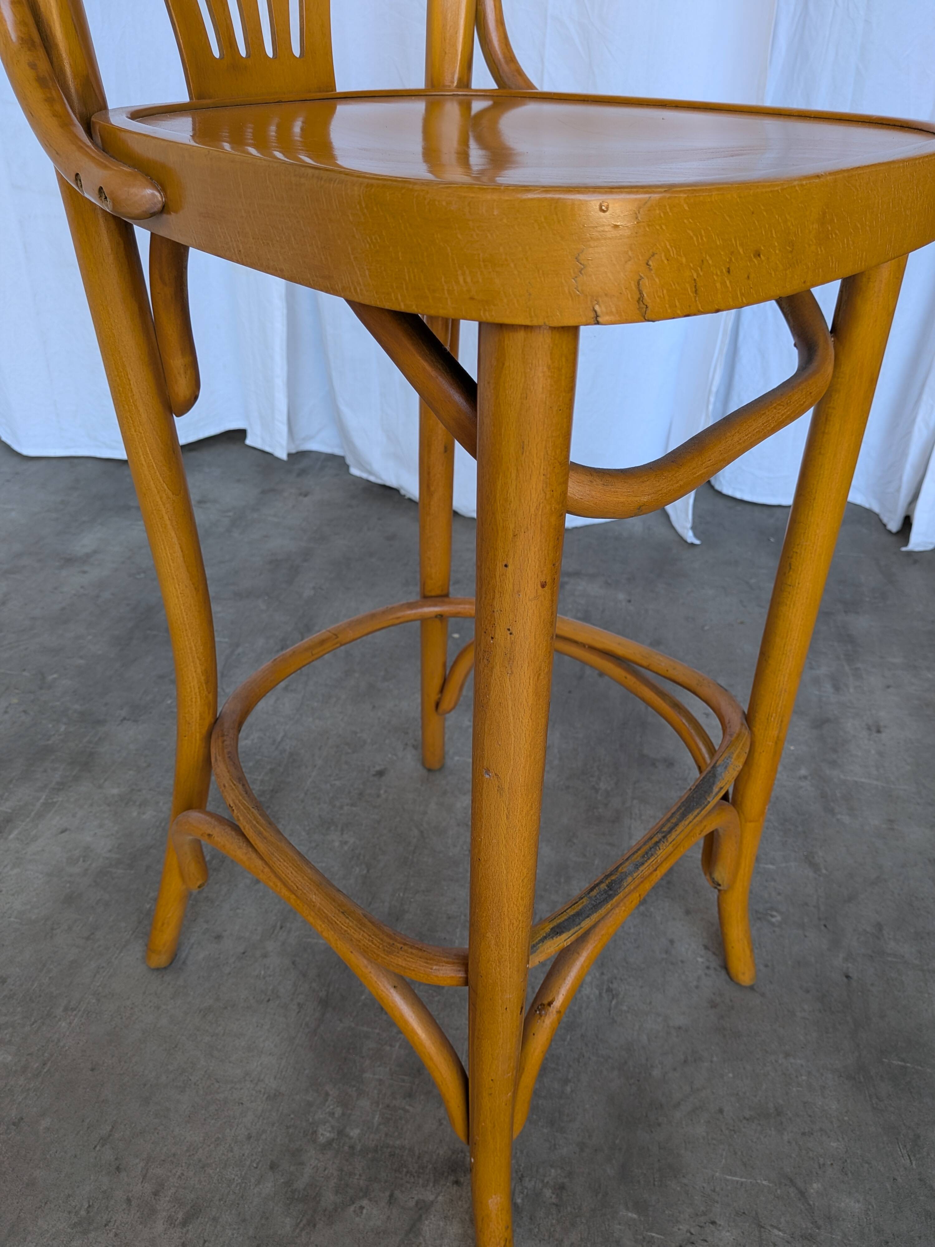 Vintage Bentwood Bar Chair with Armrests, Mid-Century Pub Stool Thonet styl