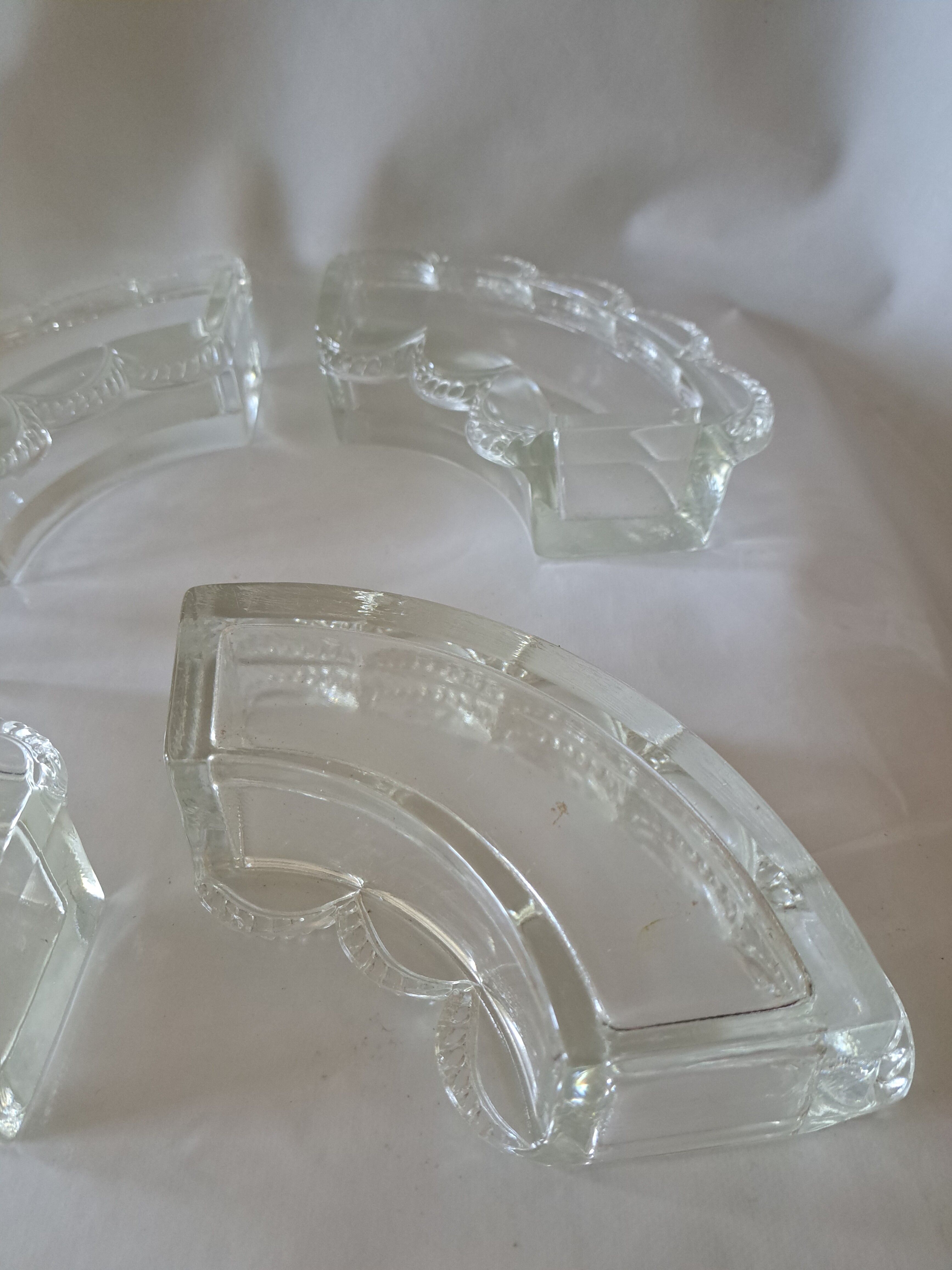 Lalique France centrepiece. Festons model.