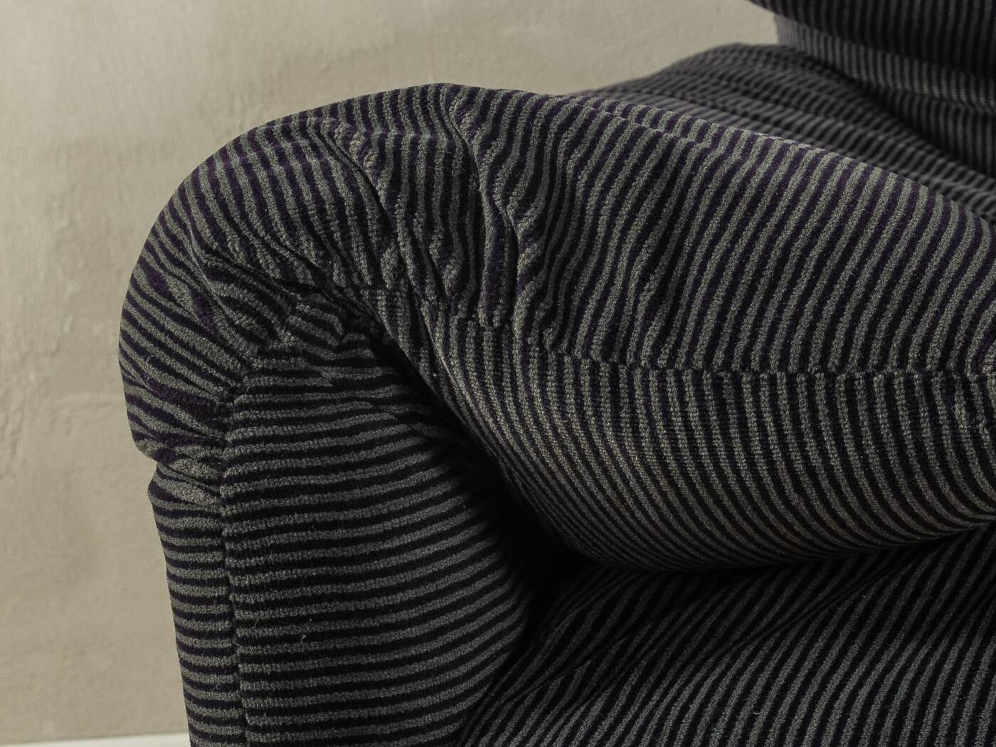 "675 MARALUNGA" sofa, Vico Magistretti, Cassina